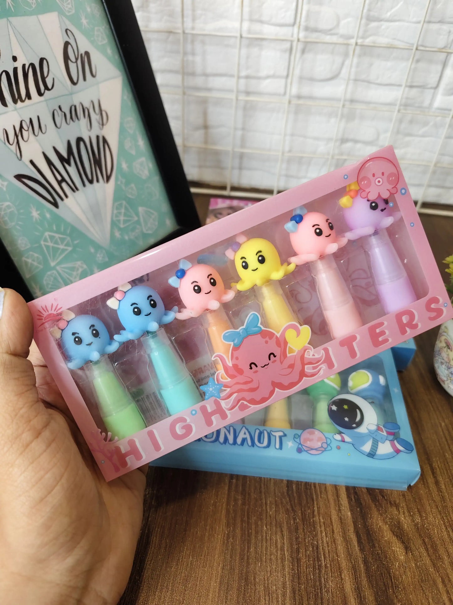 Adorable topper highlighters (6 highlighters in each pack)