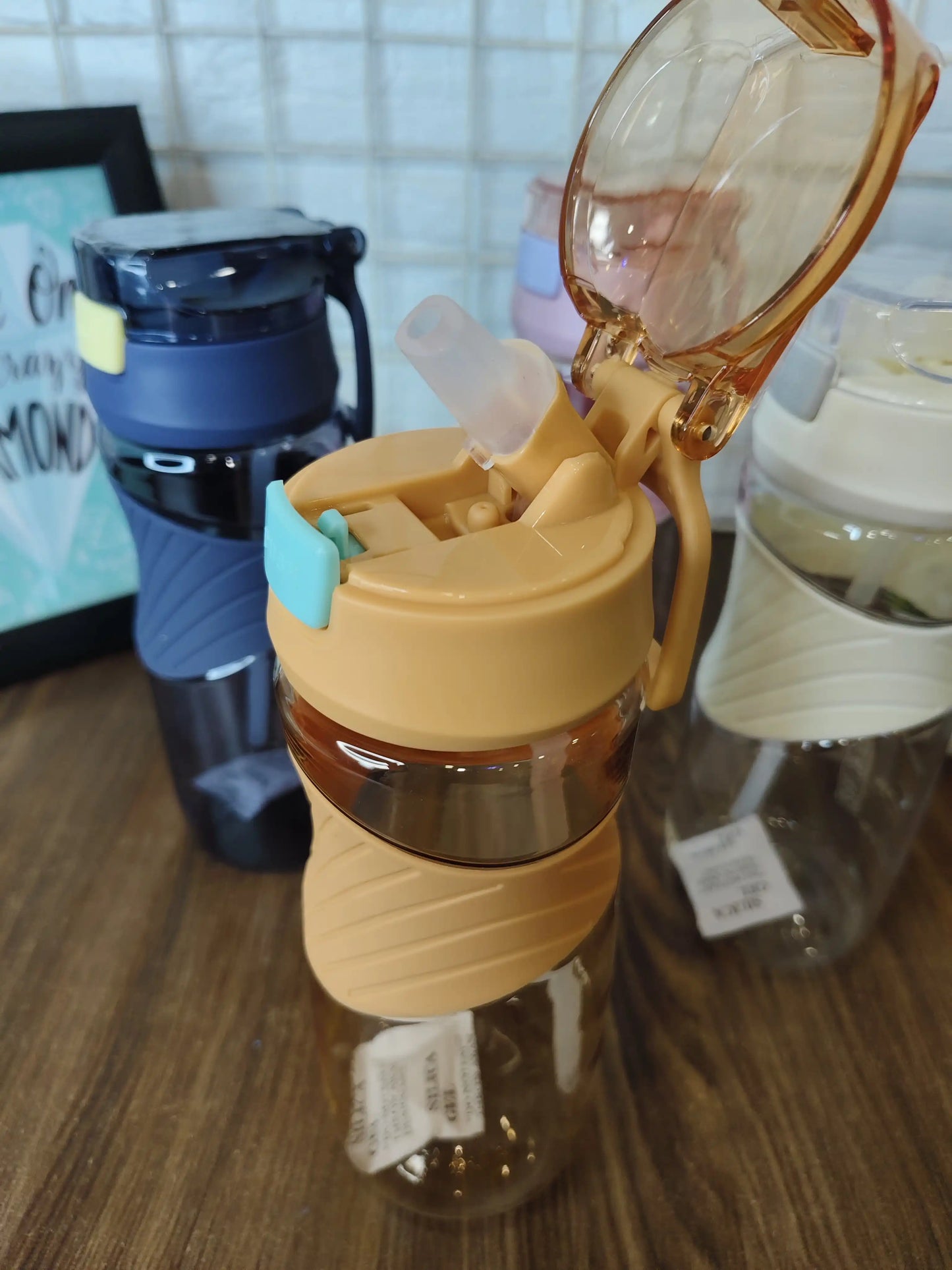 BPA free premium quality sipper Water bottle 700 ml