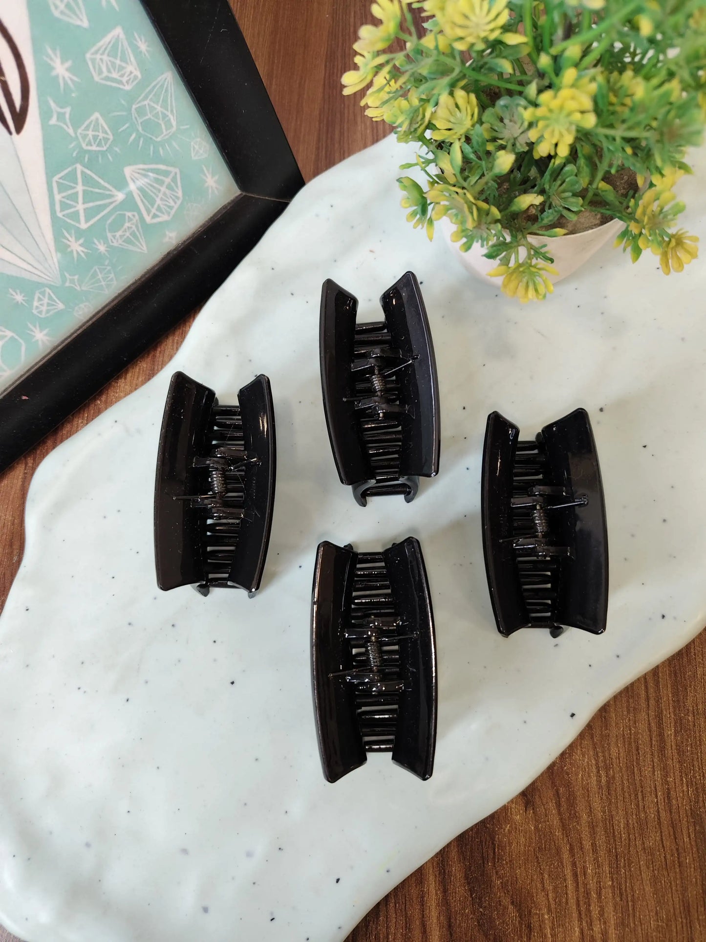 Basic black big hair claws