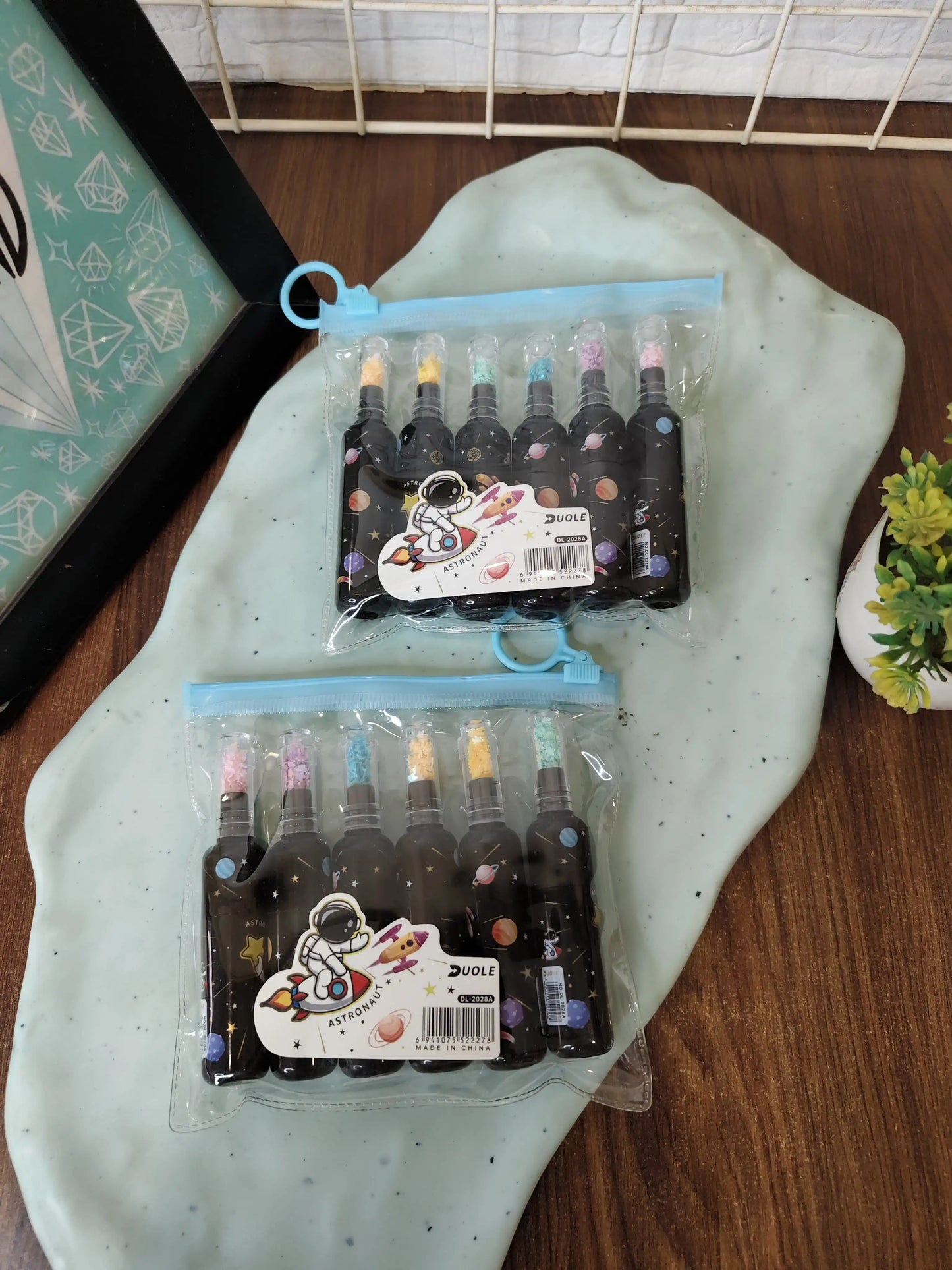 Black astronaut highlighter (6 highlighters set)