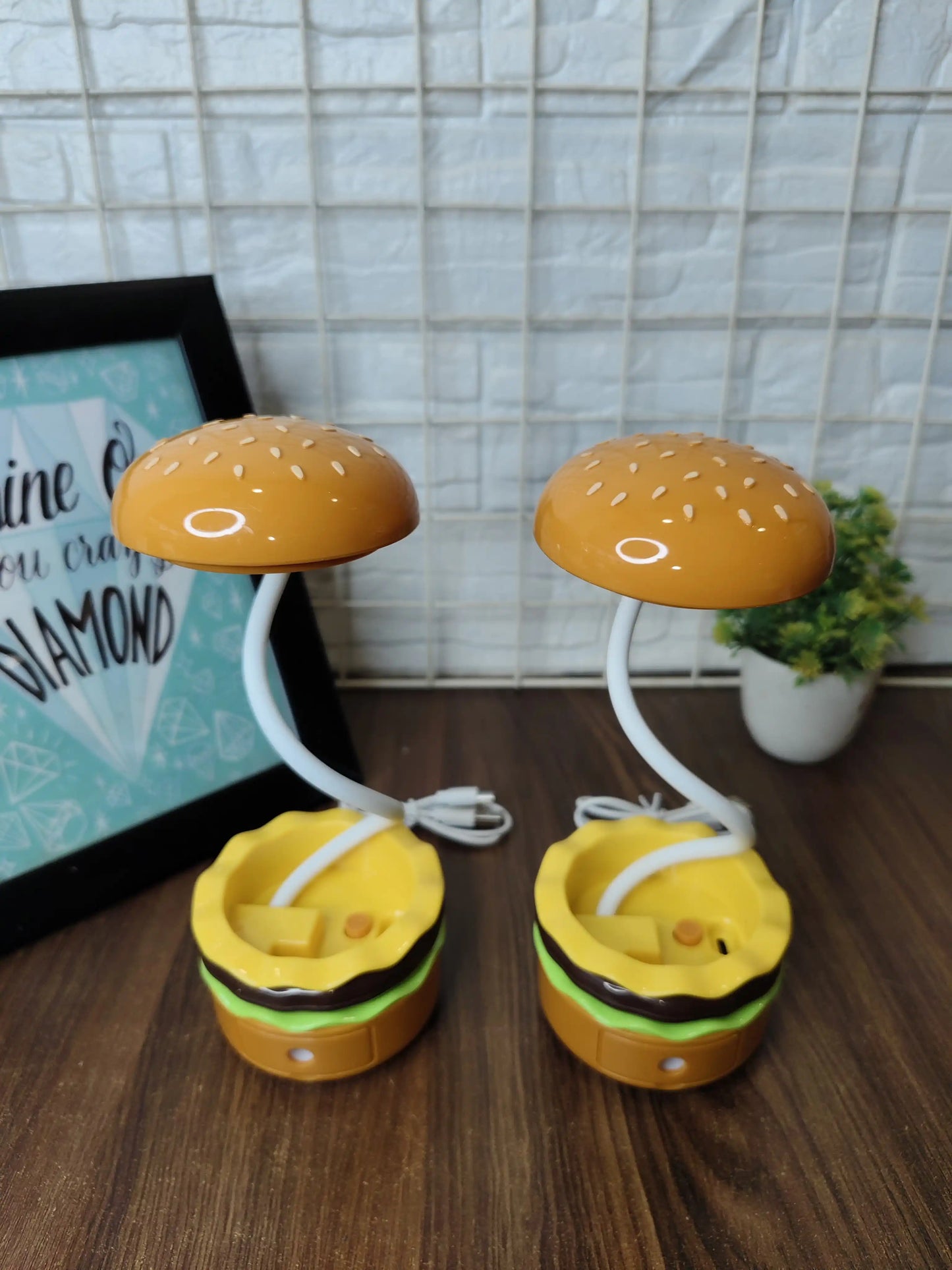 Burger lamp with sharpener