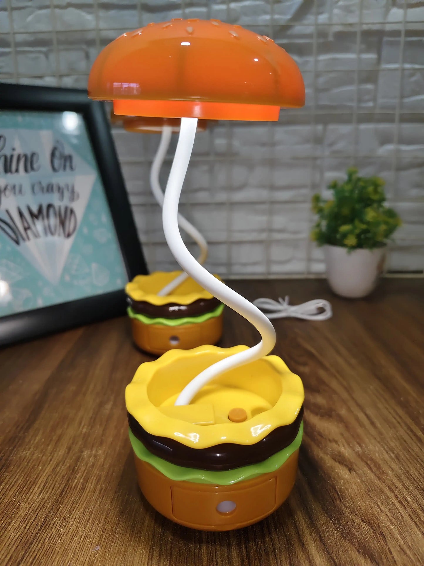 Burger lamp with sharpener
