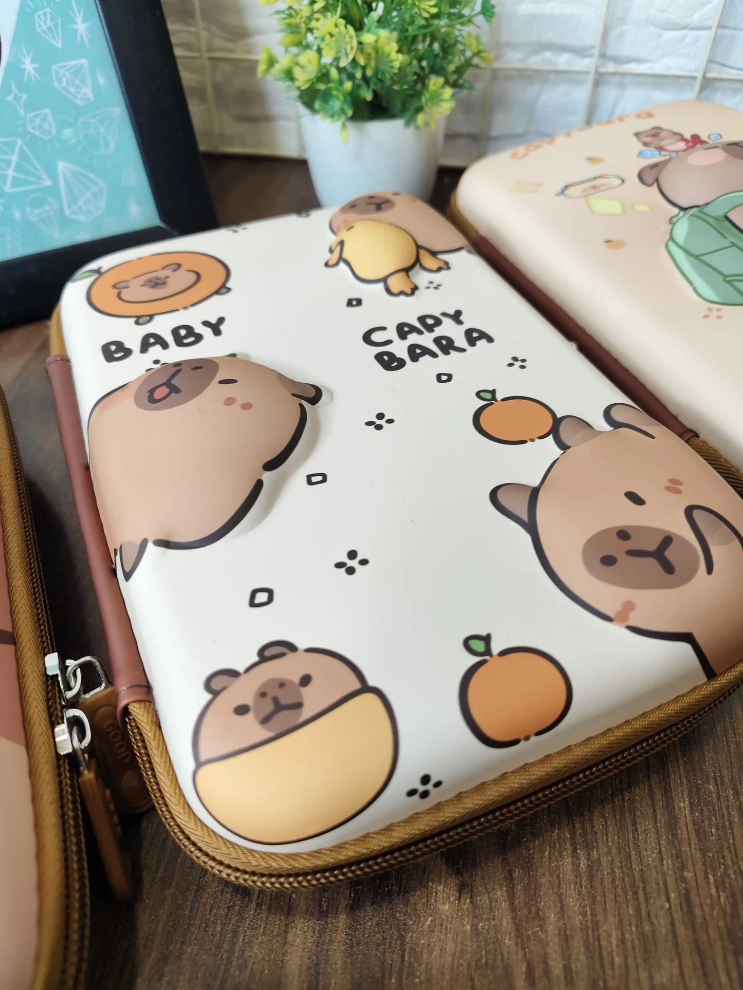 Capy bara smiggle/ Organizer