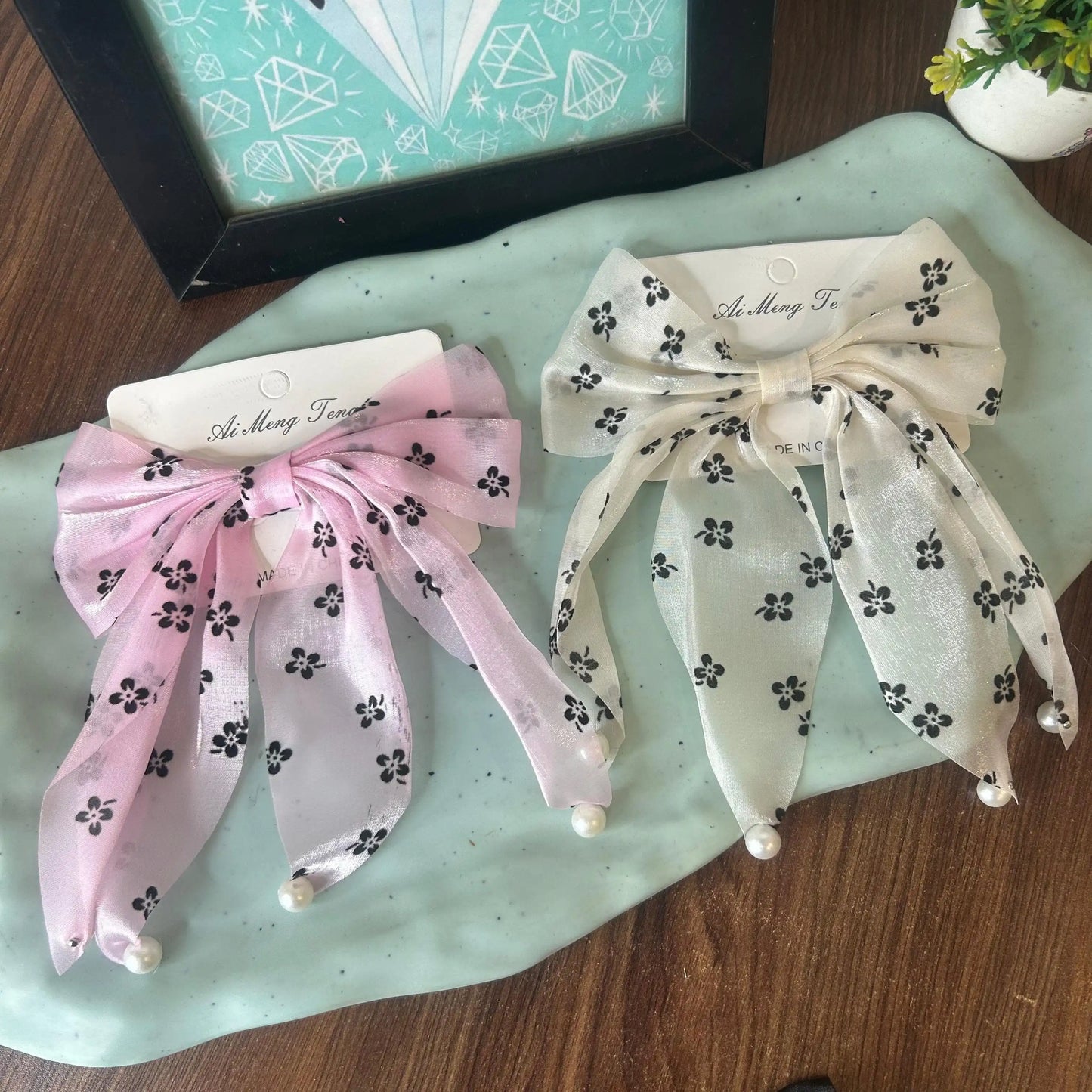 Double tail bows