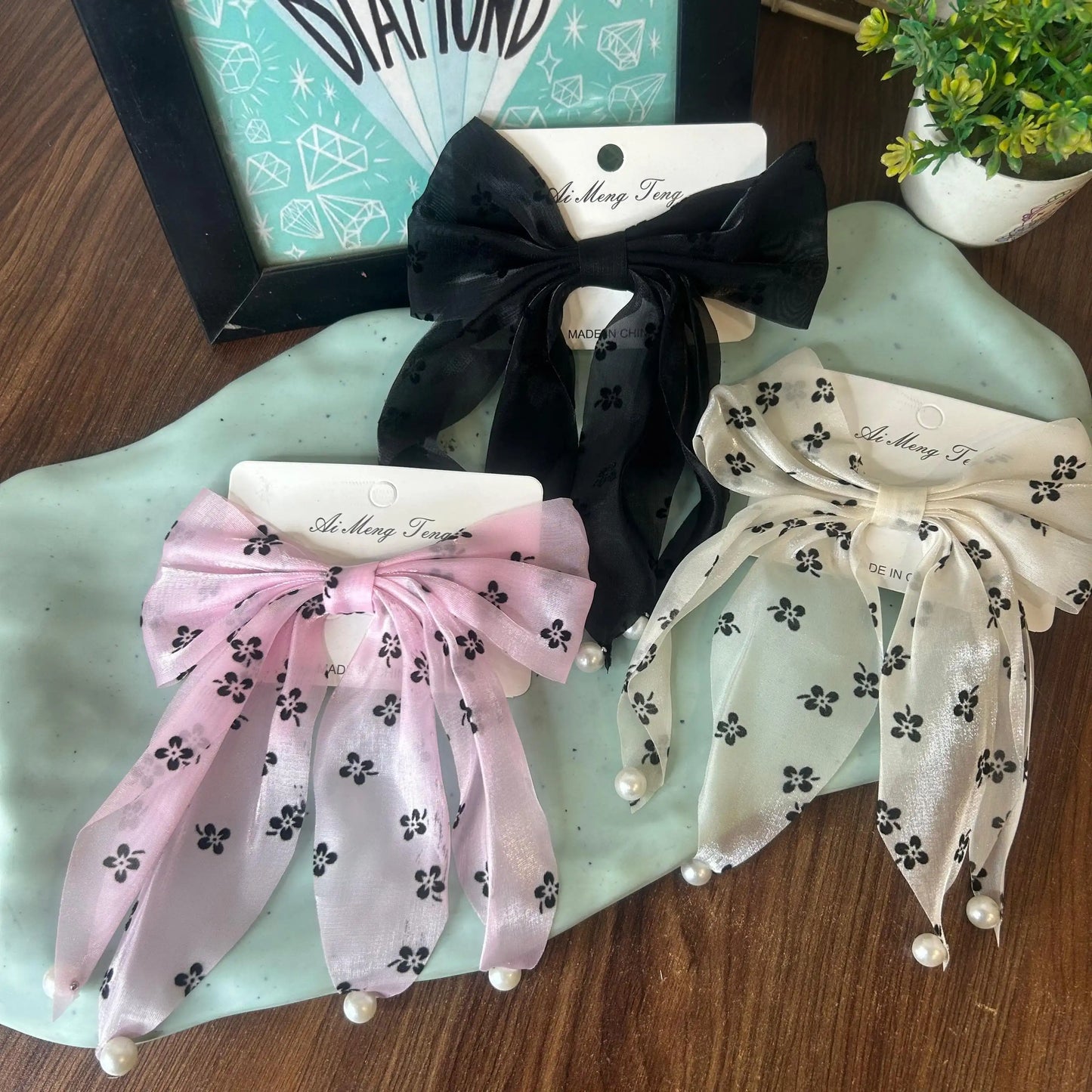 Double tail bows