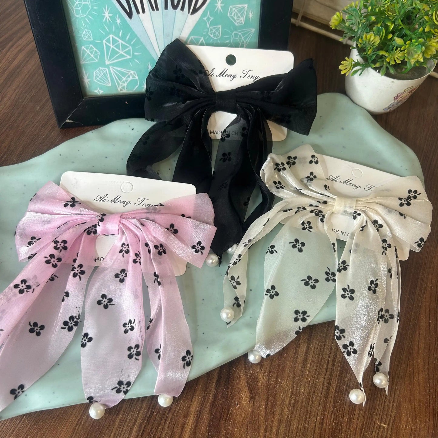 Double tail bows