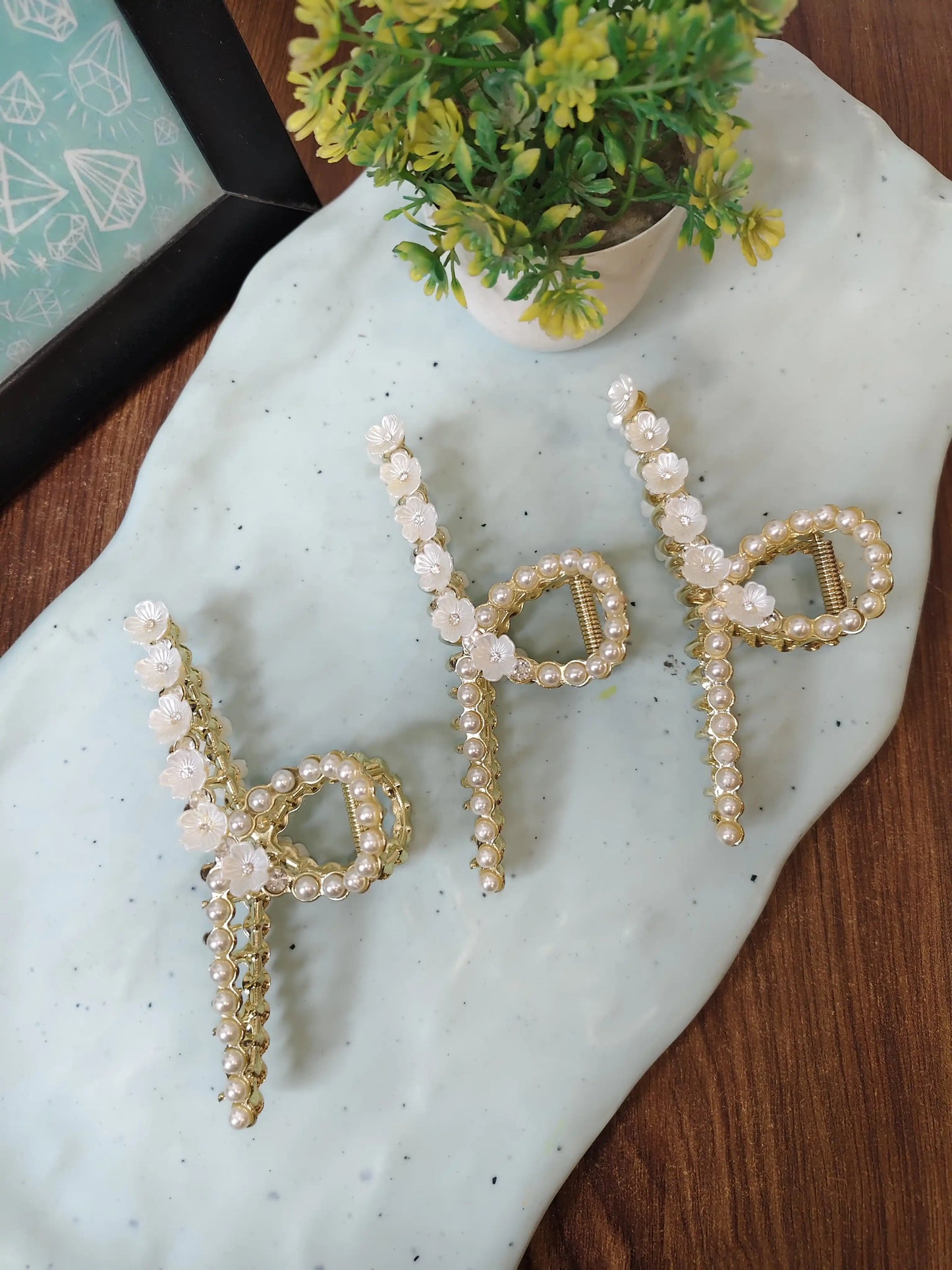 Emblished flower premium hair claws