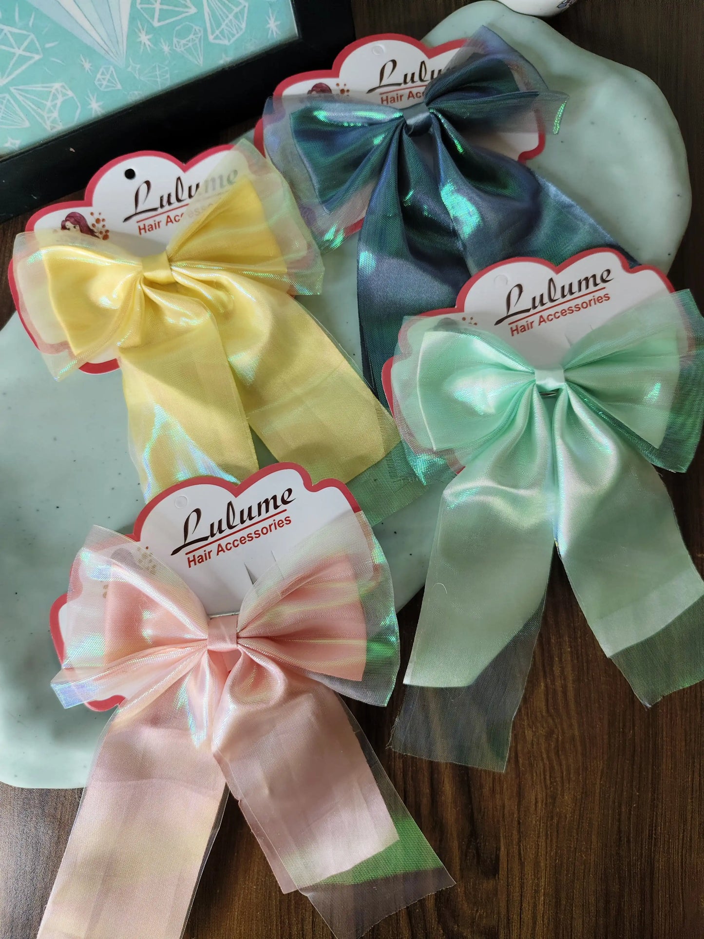 Holographic bows