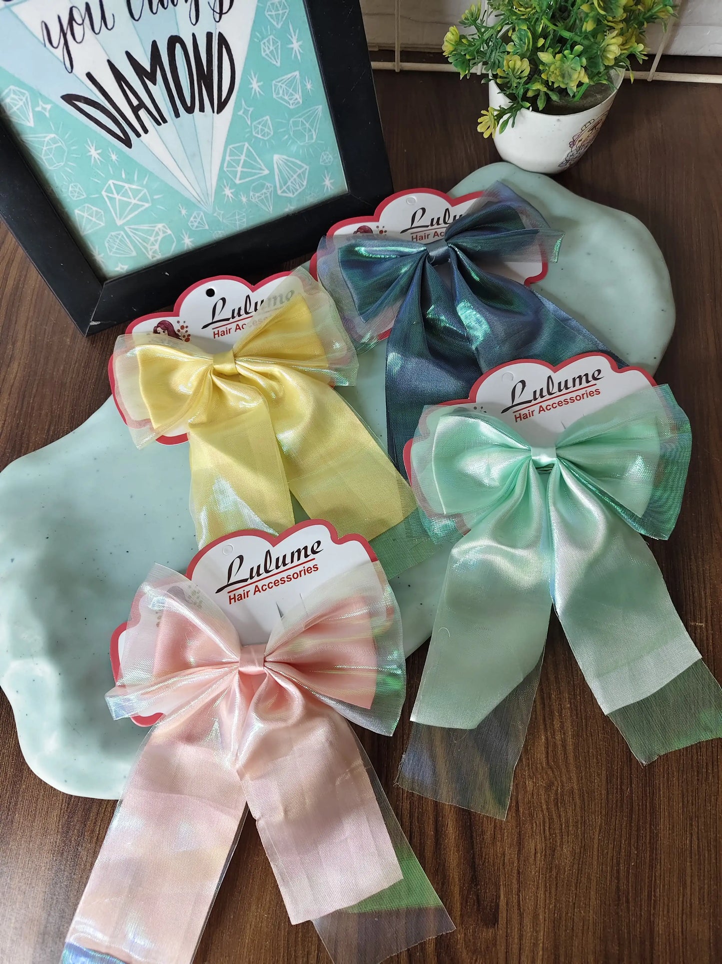 Holographic bows