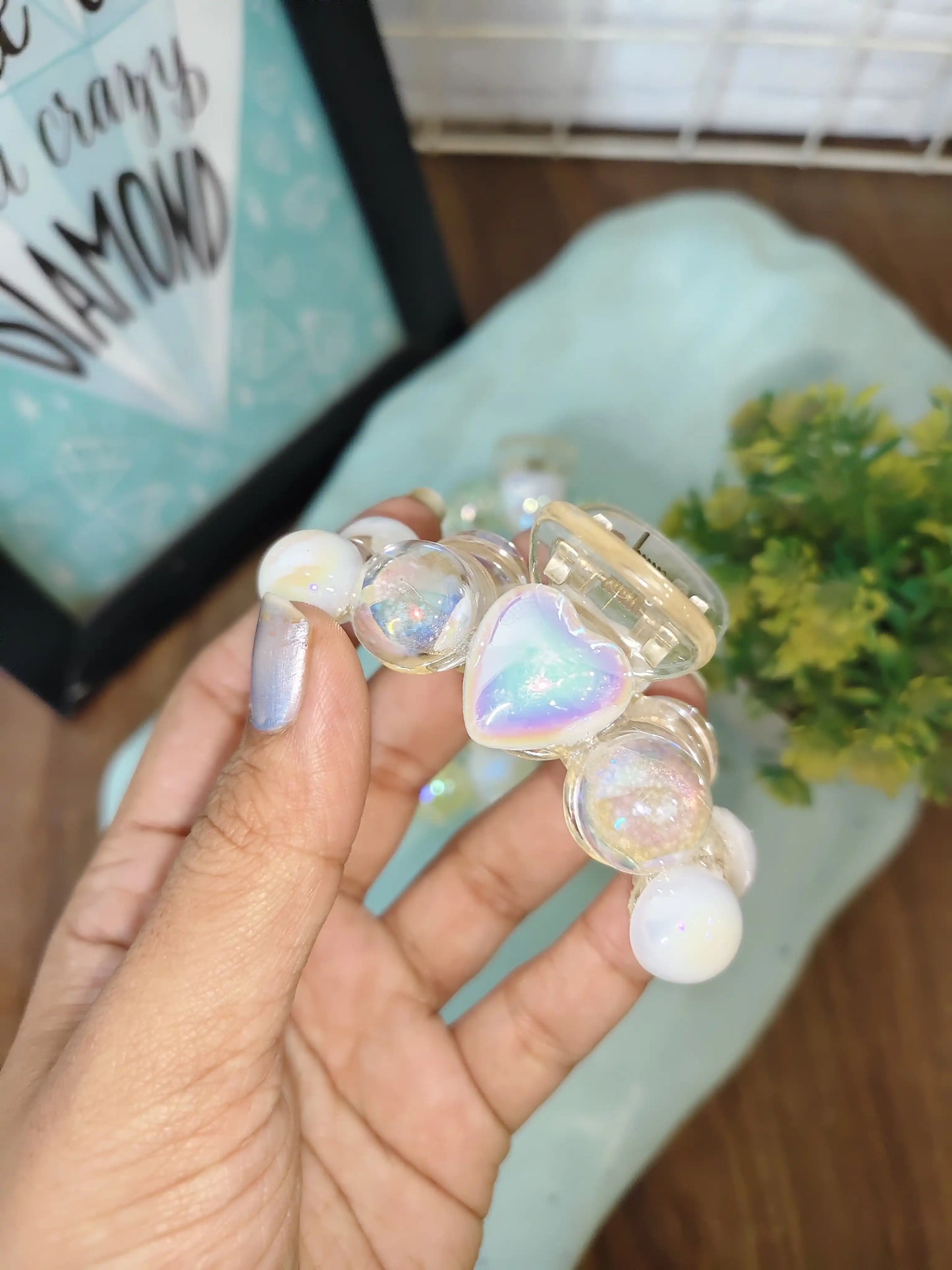 Holographic pearls hair claws (assorted)