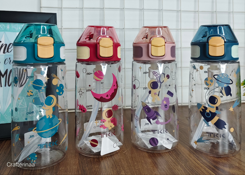 "Space Theme Kids Water Bottles with Straw – 600ml Leakproof & BPA-Free | Cute Astronaut Design"