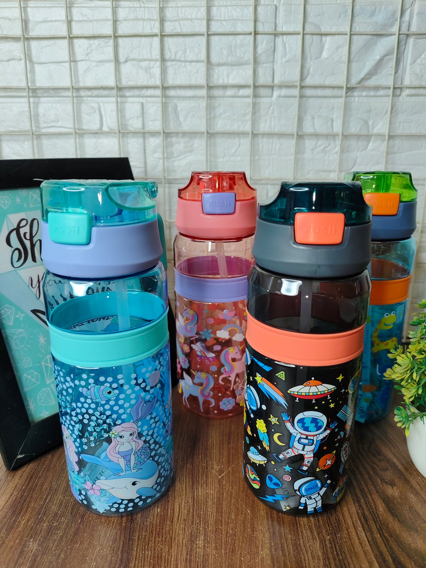 Quirky kids premium quality waterbottle 700ml