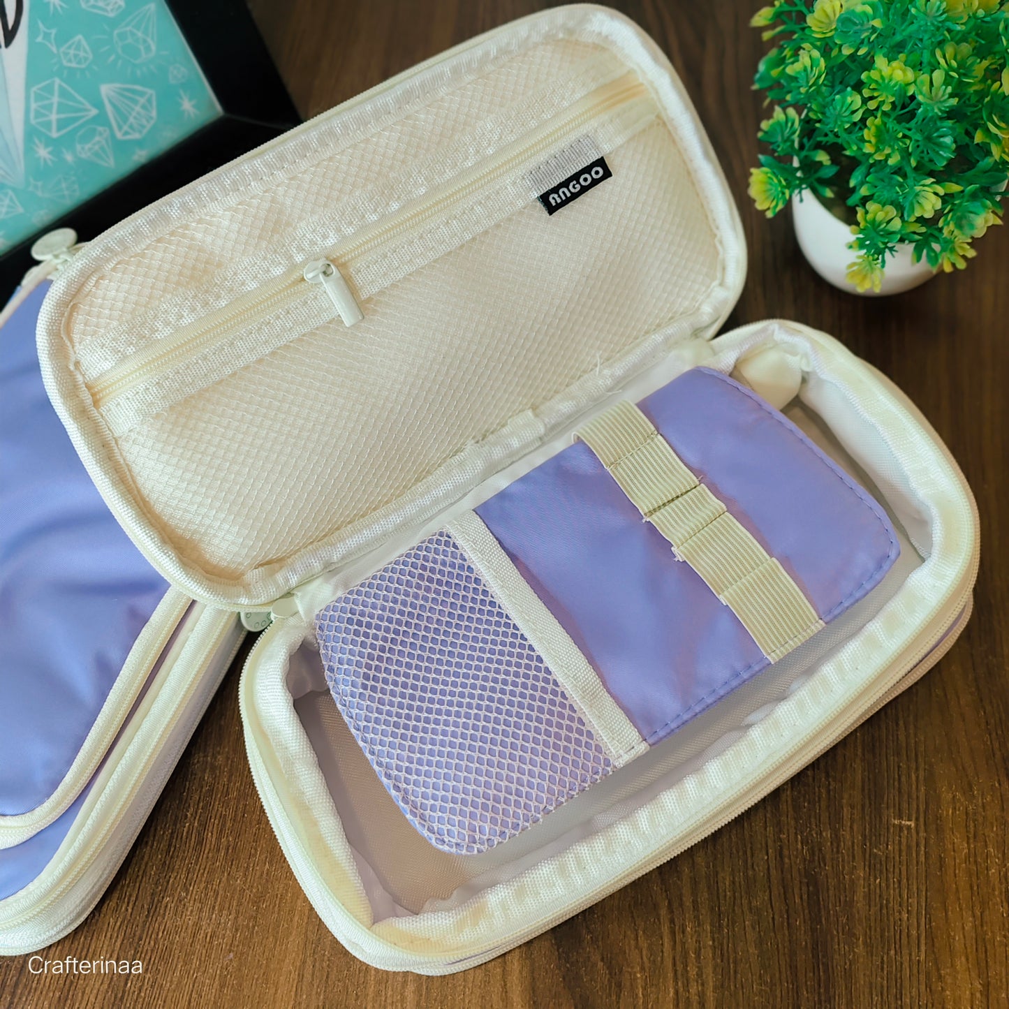Angoo Spacious Expandable Multipurpose Pouch