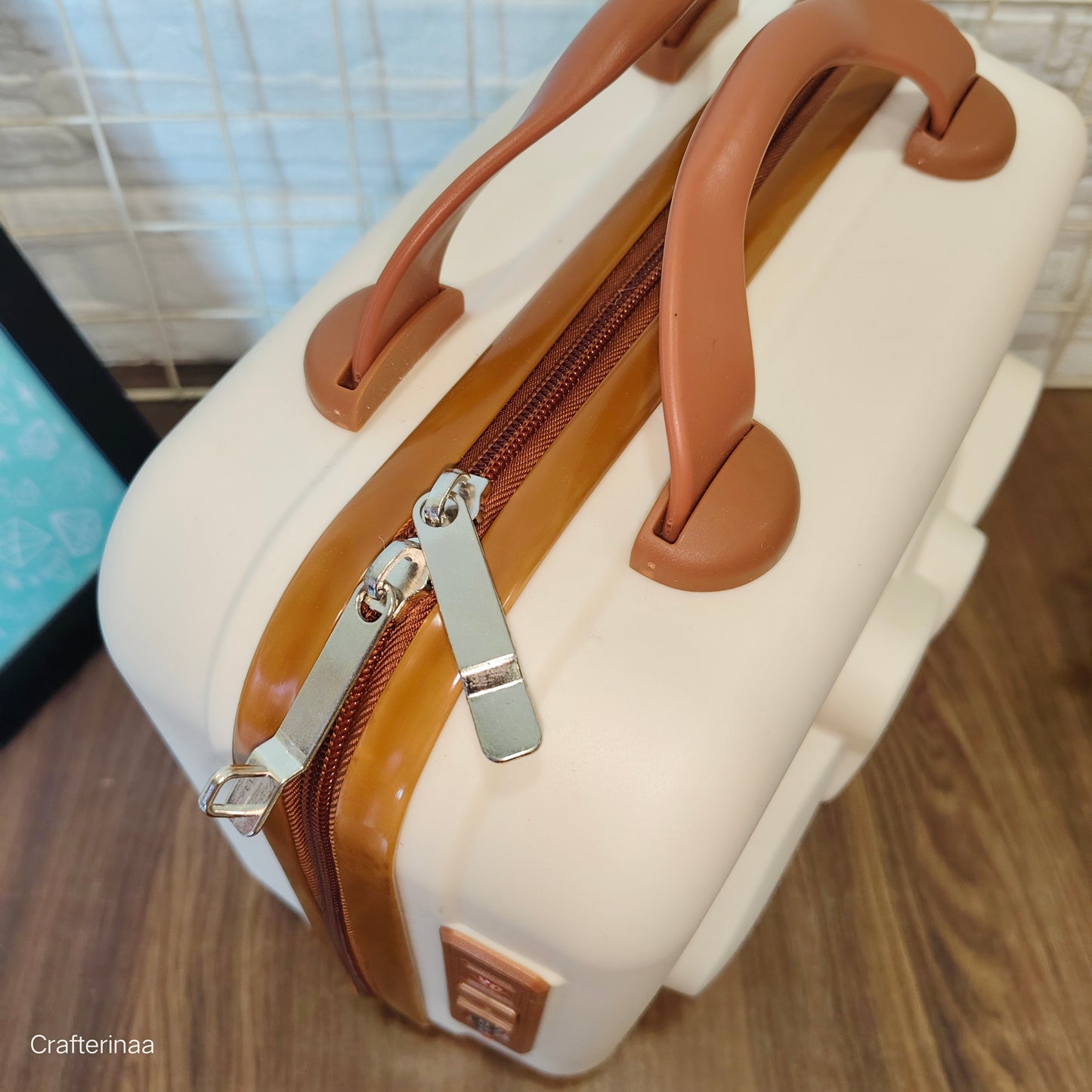 Kawaii hardcase travel Vanity