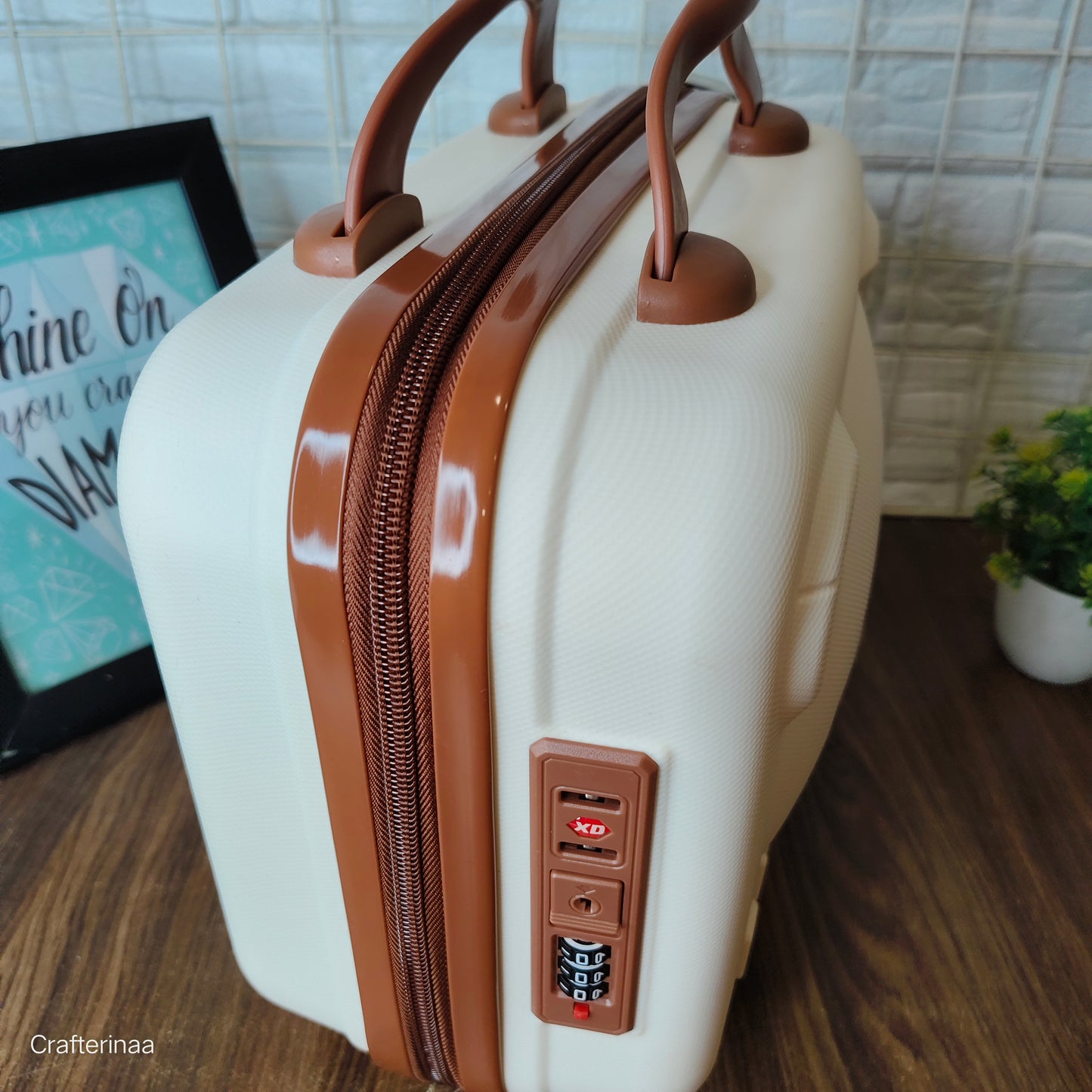 Kawaii hardcase travel Vanity