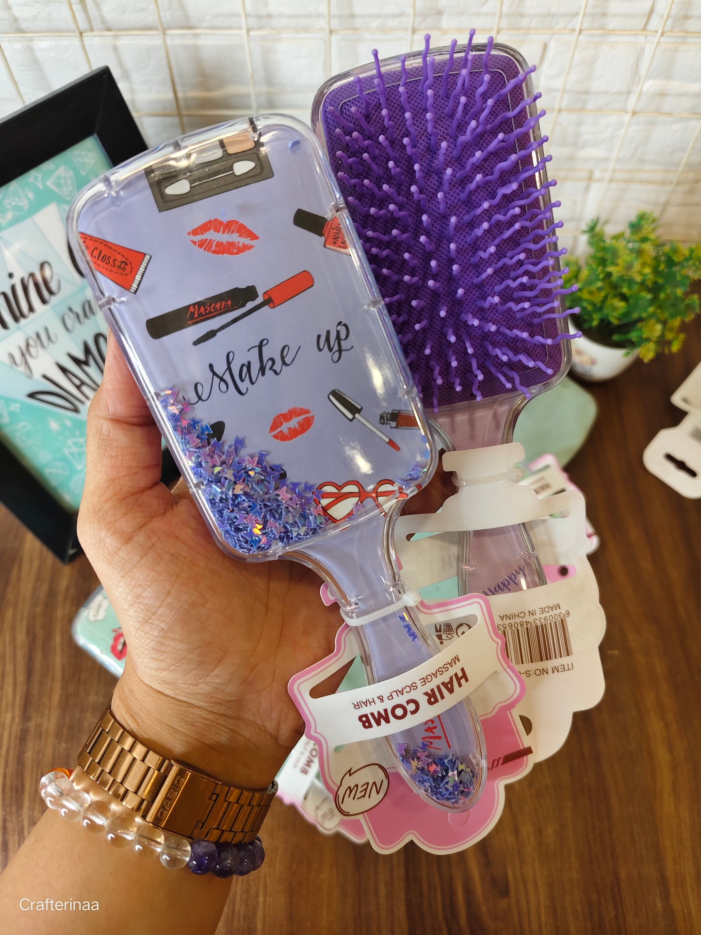 Quirky hair brush