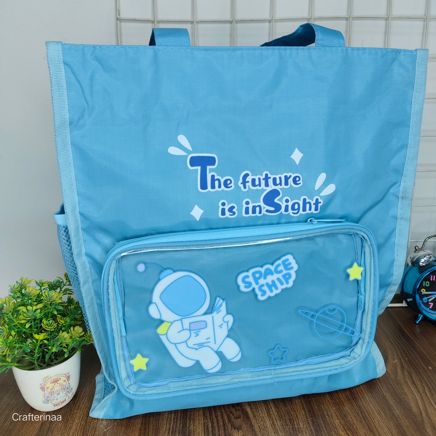 Premium Kawaii Tote bags with 3 compartments
Stylish and Trendy Travelling Bag for Boys and Girls