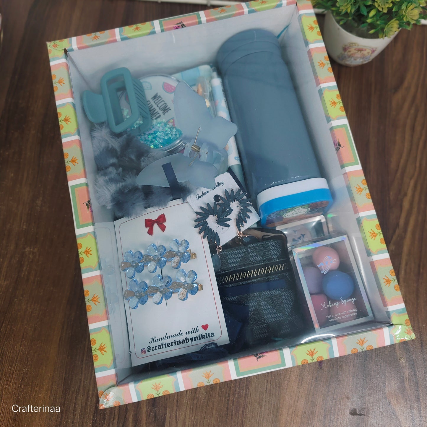 Pastel Aesthetic Gift Hamper for Girls – Bottle, Jewelry, Makeup & More