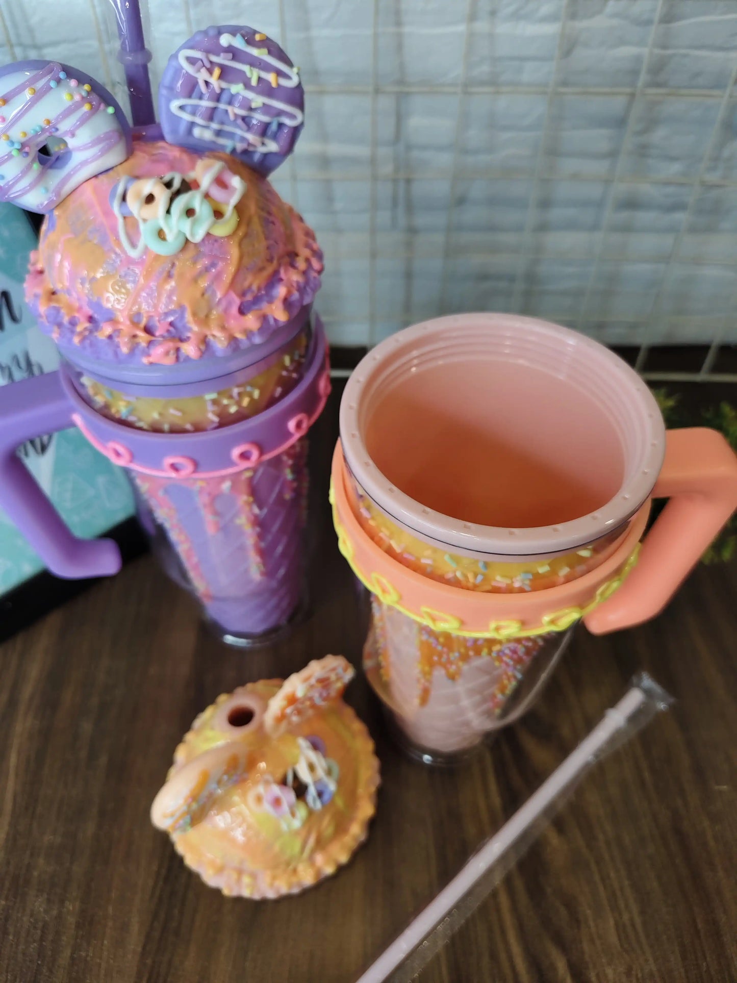 Ice cream doughnut sipper
