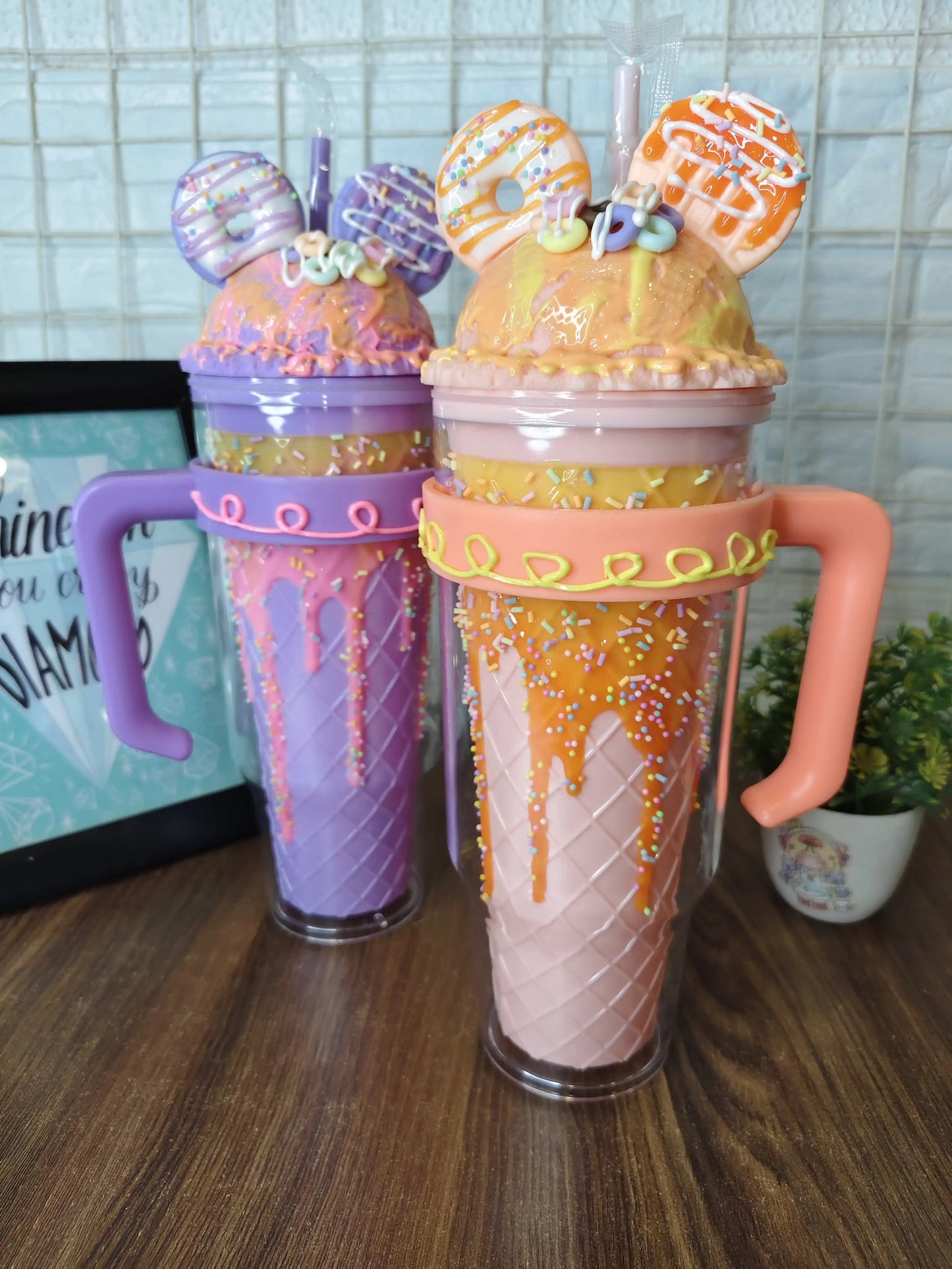 Ice cream doughnut sipper
