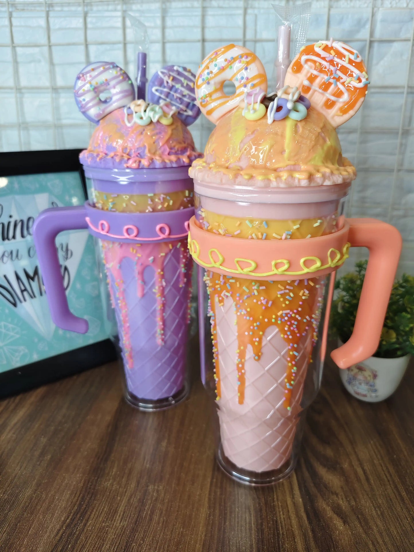 Ice cream doughnut sipper
