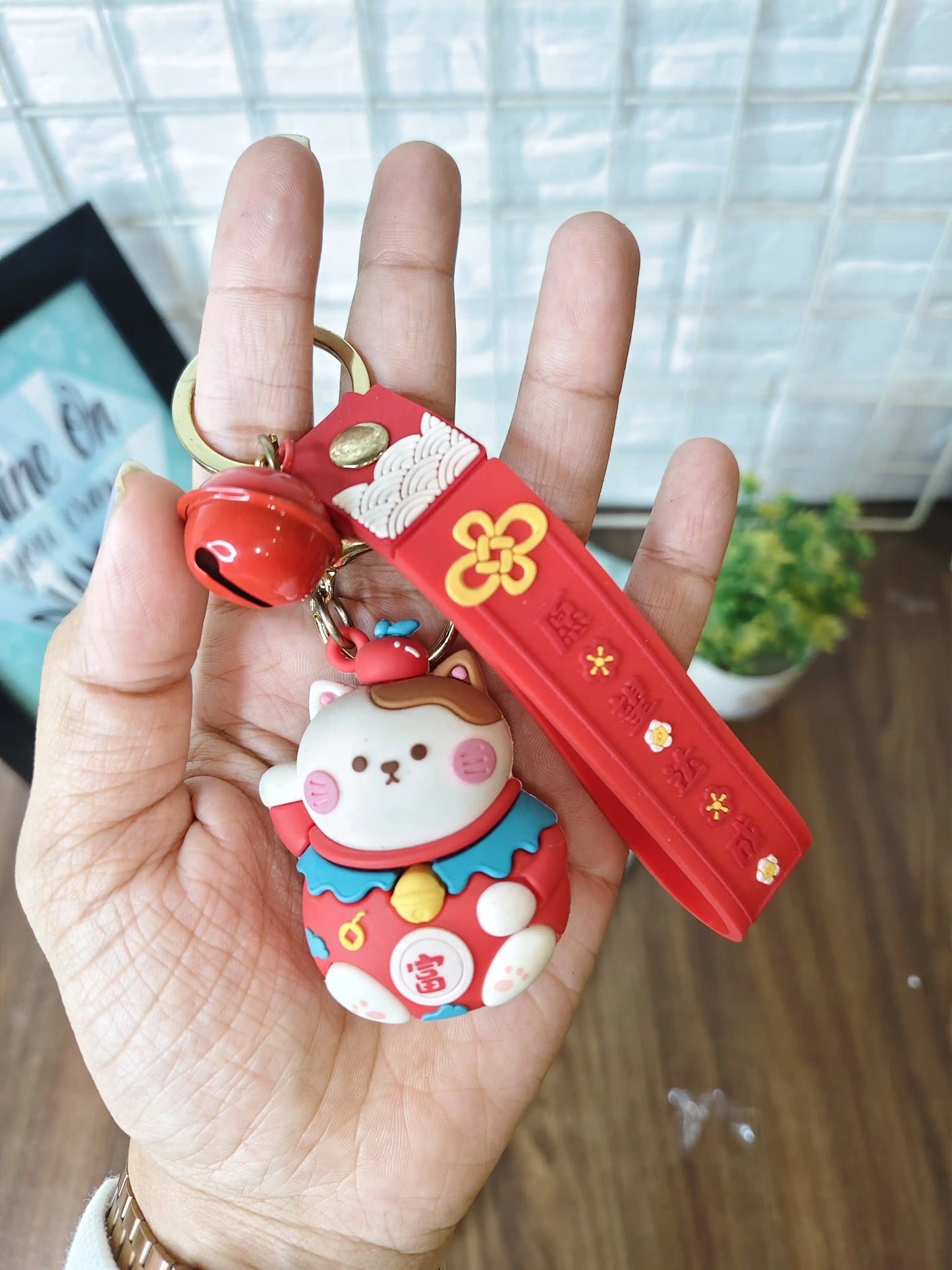 Lucky cat keychain