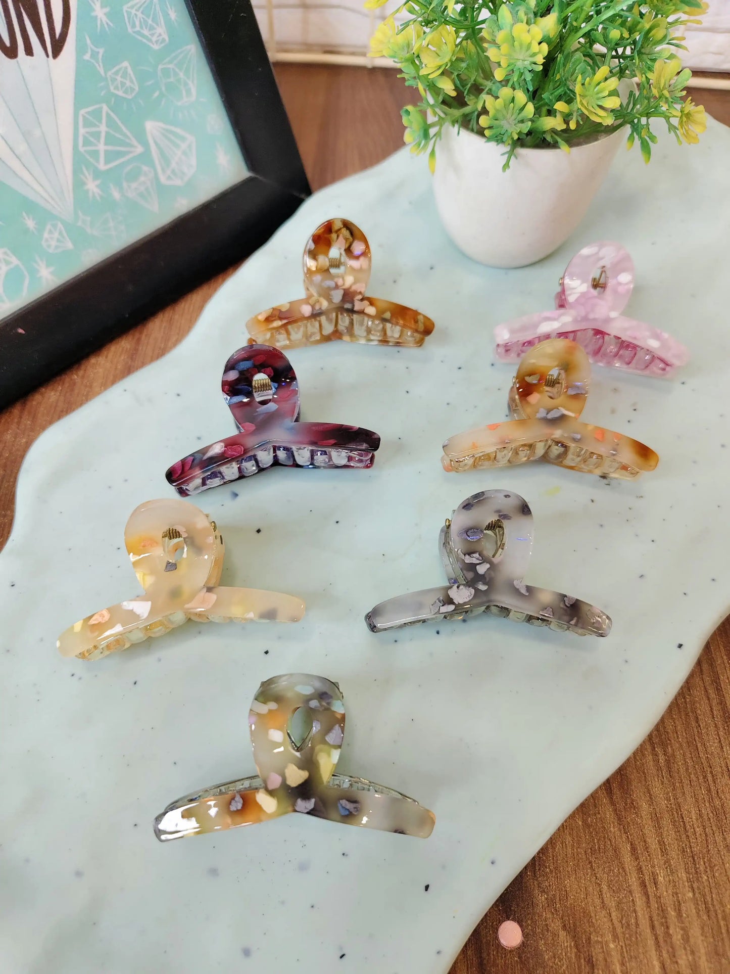 Marble hair claws