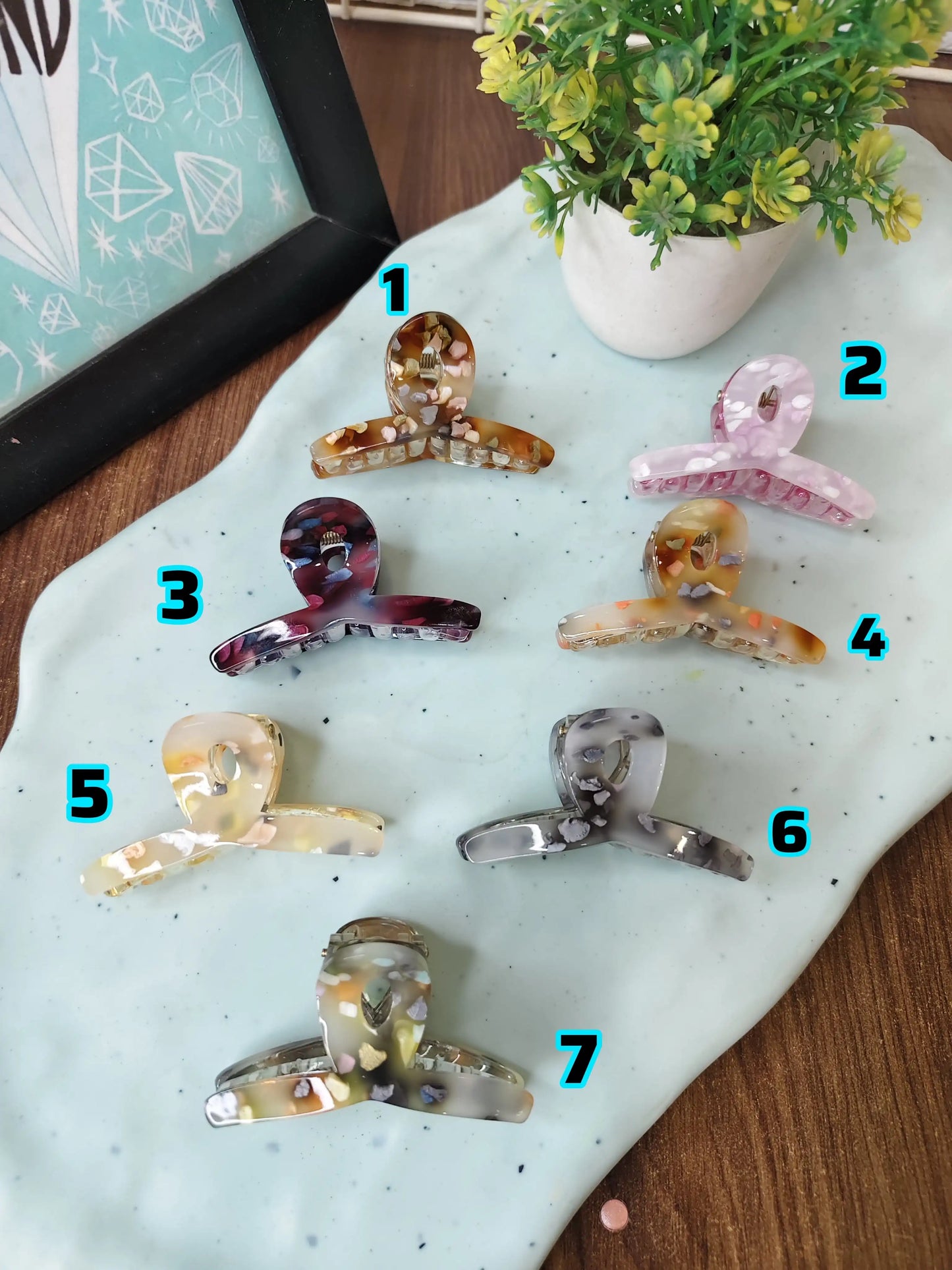 Marble hair claws