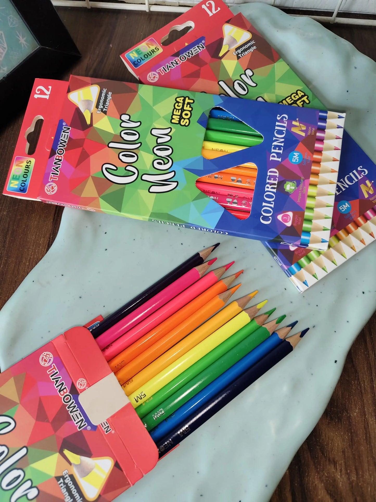Neon colour pencil set