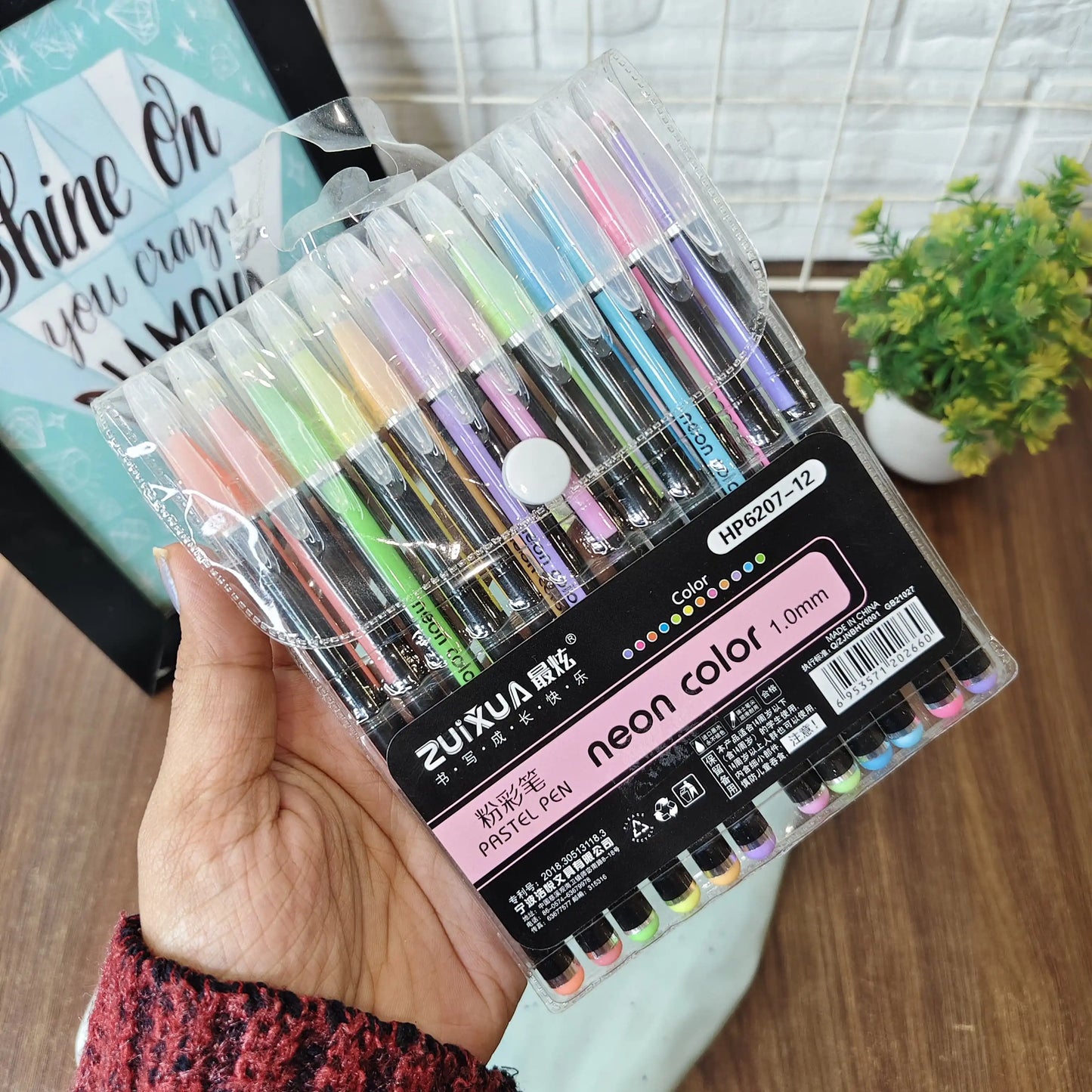 Neon colour pen set