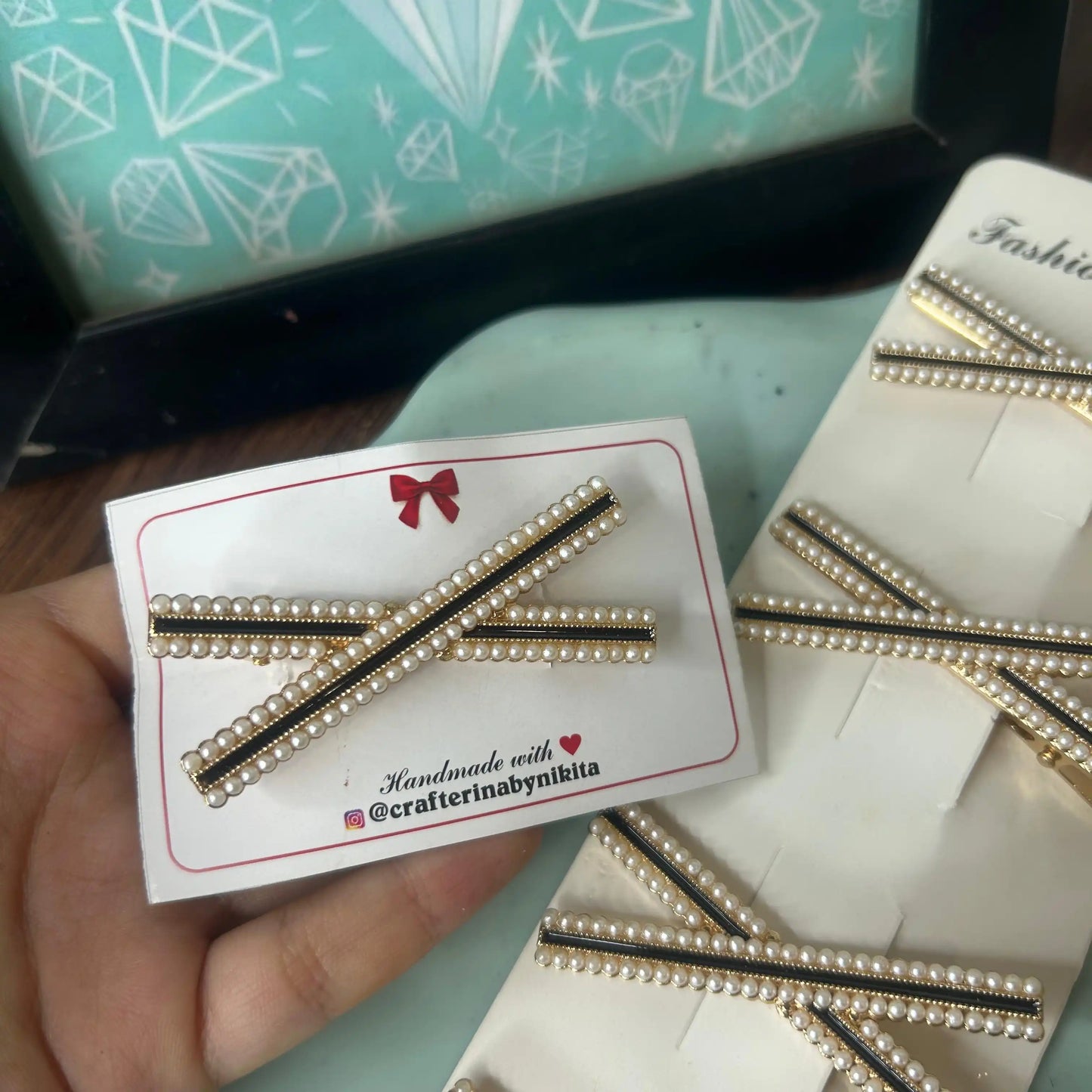 Pearl cross hair clip (alligator clip)