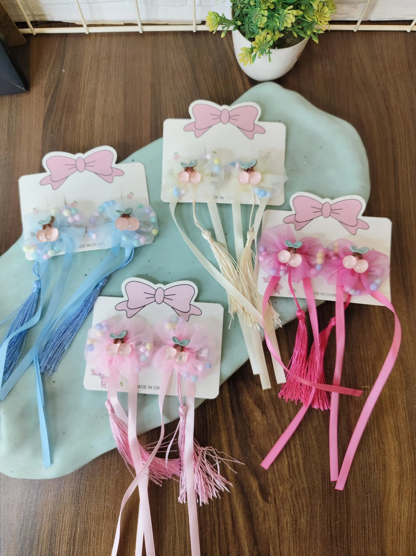 Pretty tail hair clips