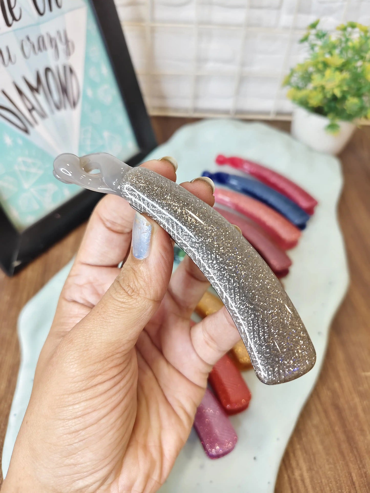 Shimmer banana hair Claws