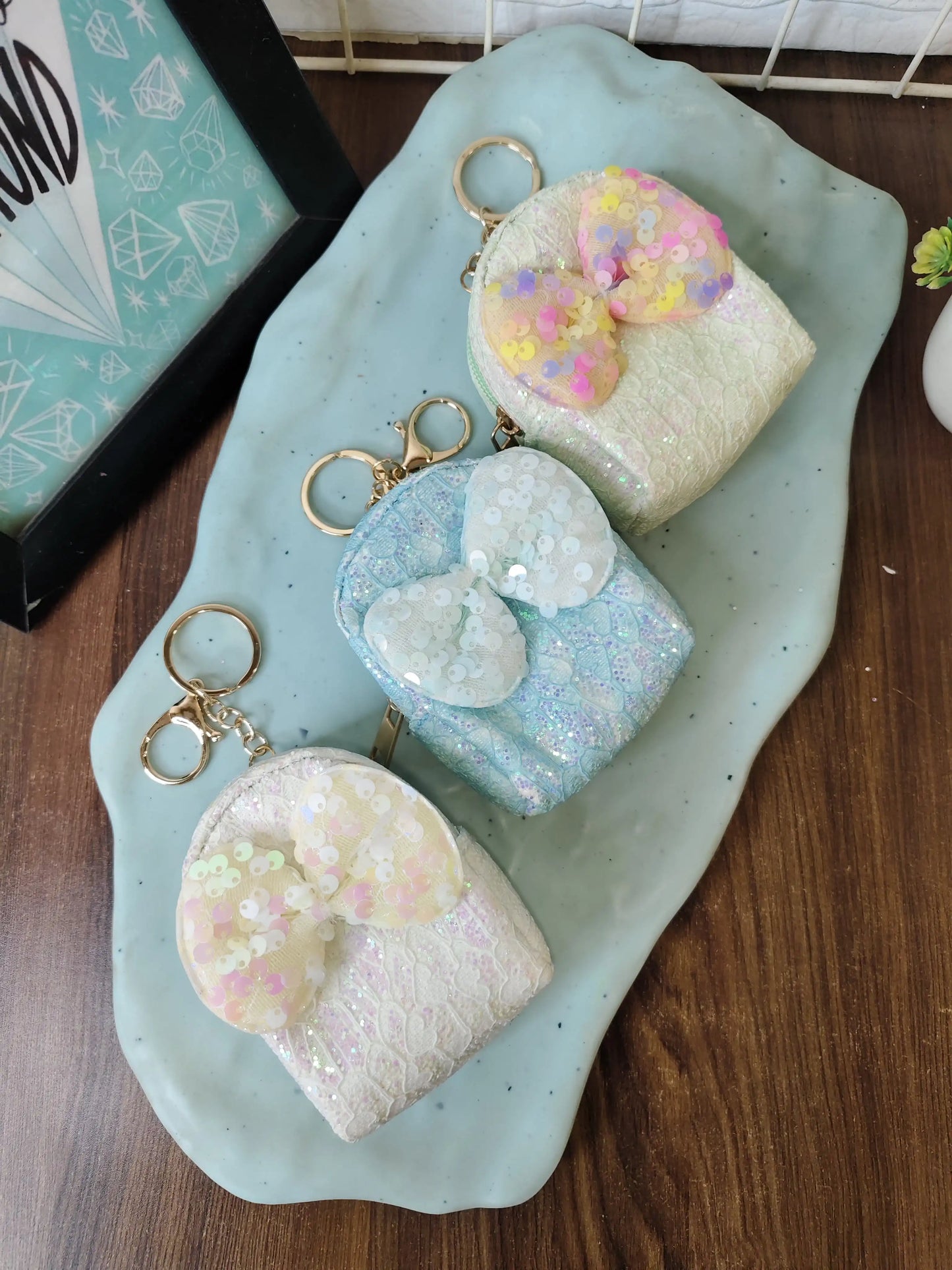 Small bow coin pouch