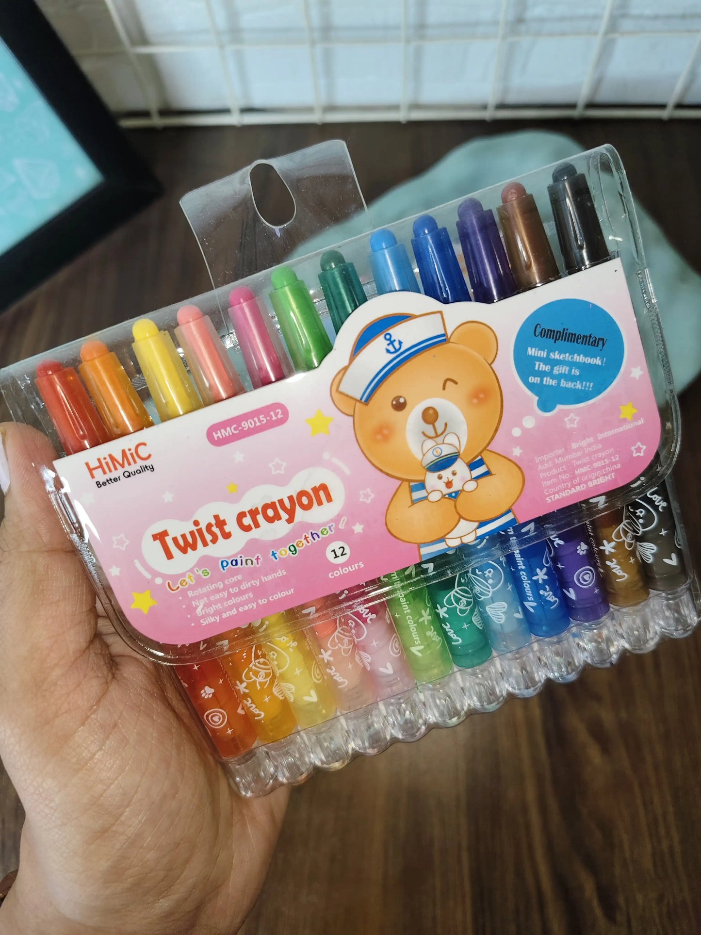 Twist crayons