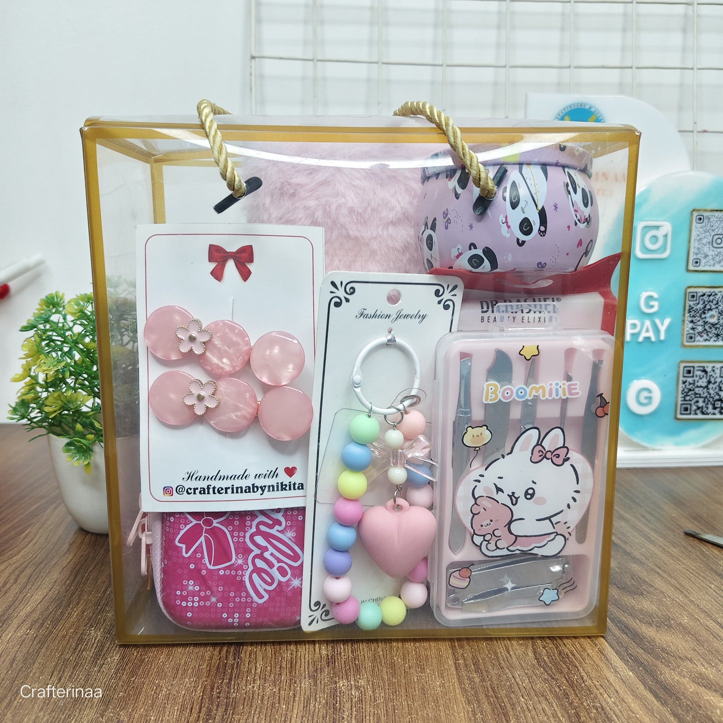 “Aesthetic Love Gift Box – Cute Goodies, Self-Care & Desk Essentials”