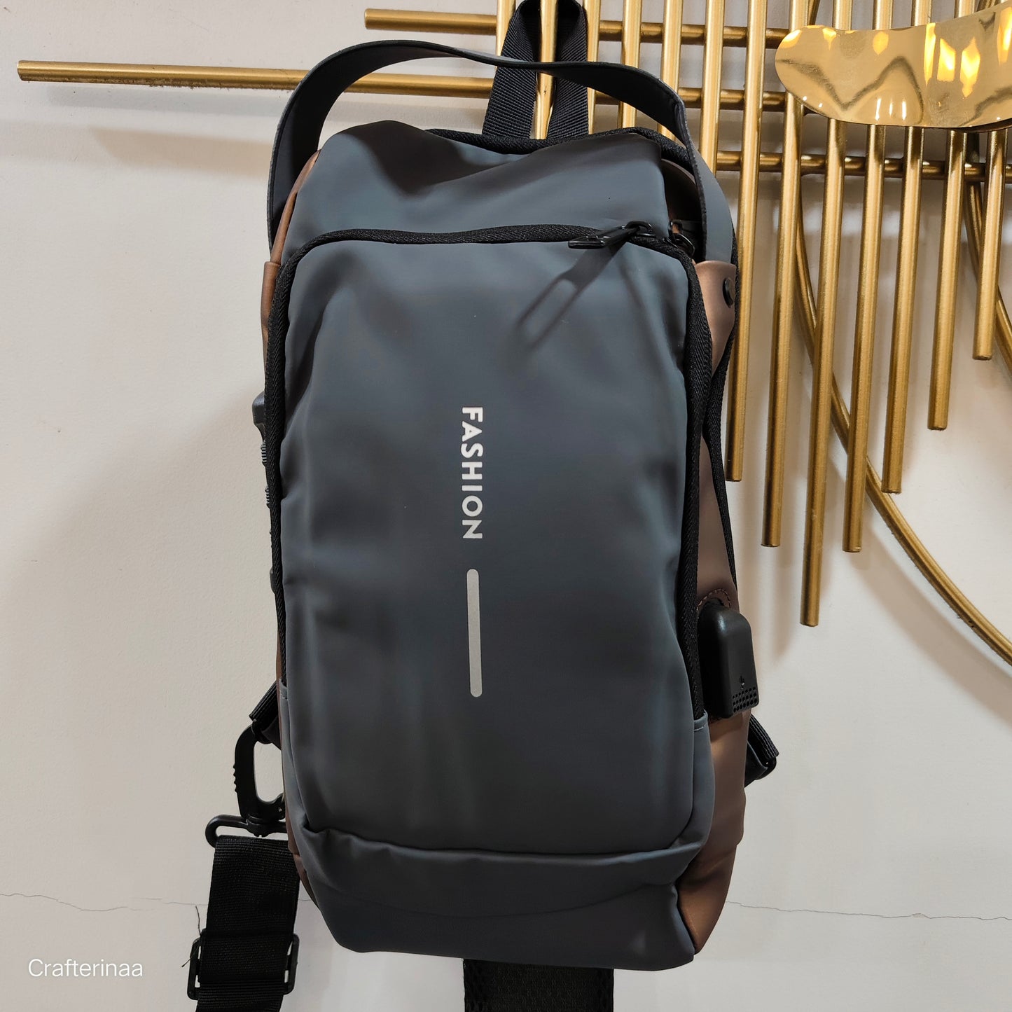 Trendy Waterproof crossbody Bag – USB Charging Port, Anti-Theft Crossbody Bag for Travel, Office & Daily Use
