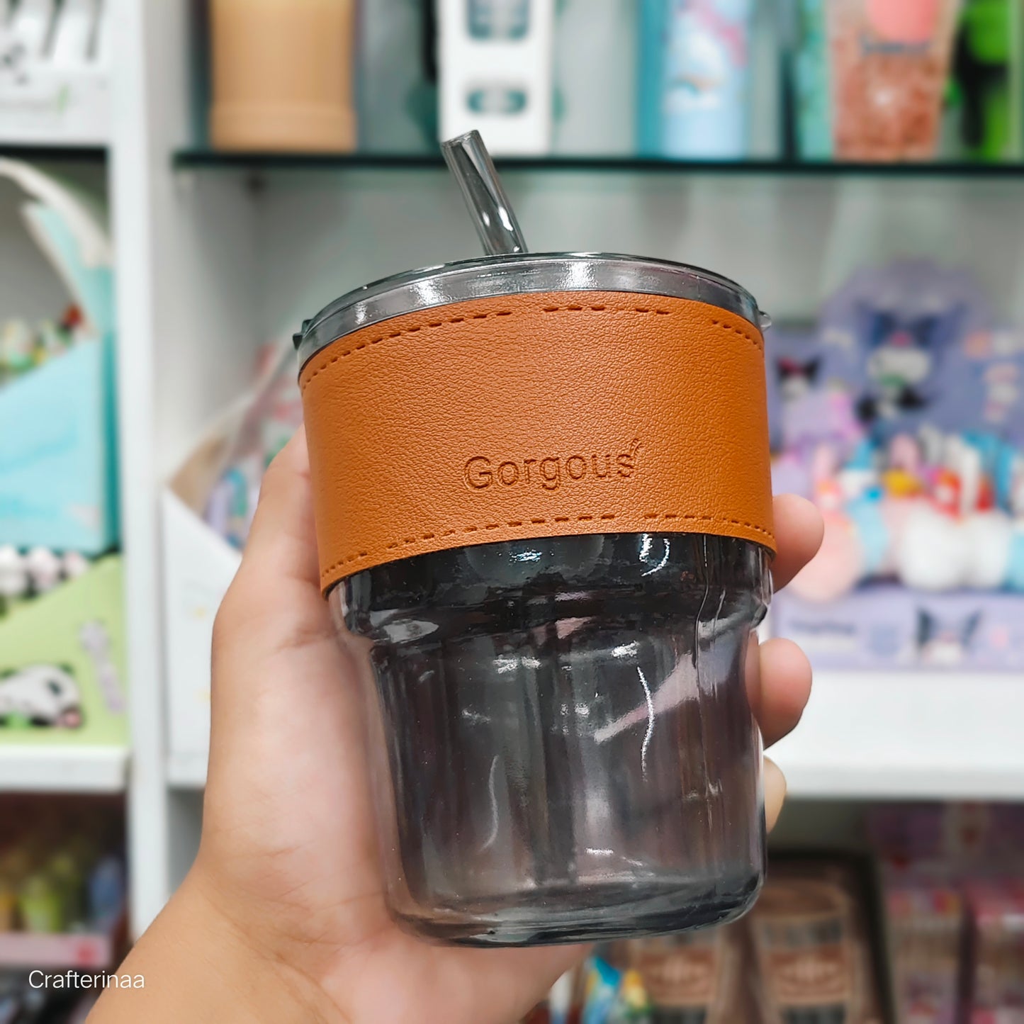 "Elegant Glass Travel Tumbler – Brown Leather Wrap & Transparent Straw"