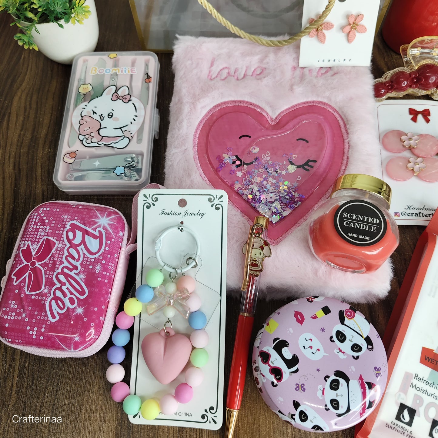 “Aesthetic Love Gift Box – Cute Goodies, Self-Care & Desk Essentials”