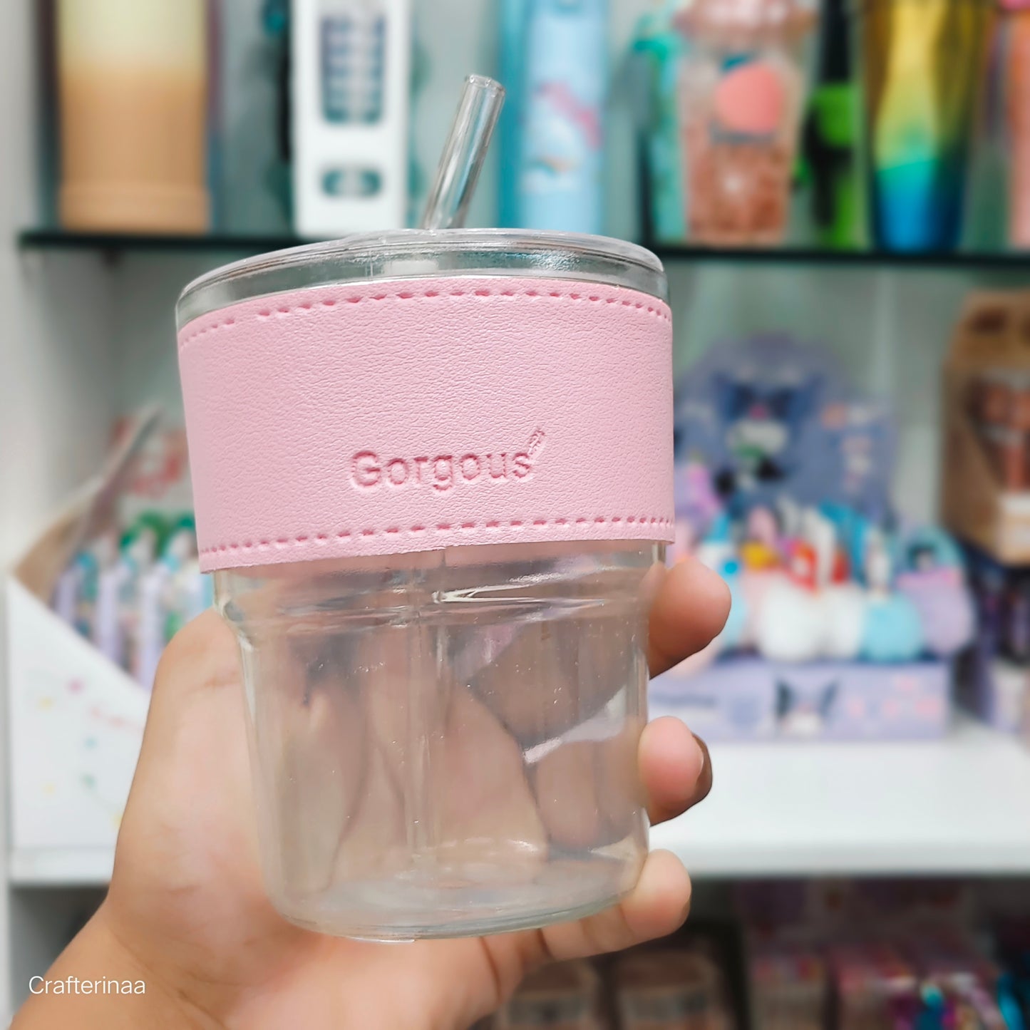 "Elegant Glass Travel Tumbler – Brown Leather Wrap & Transparent Straw"