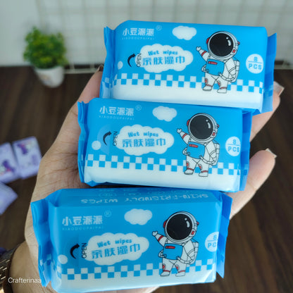 Pocket wet wipes 8 wipes in each pack