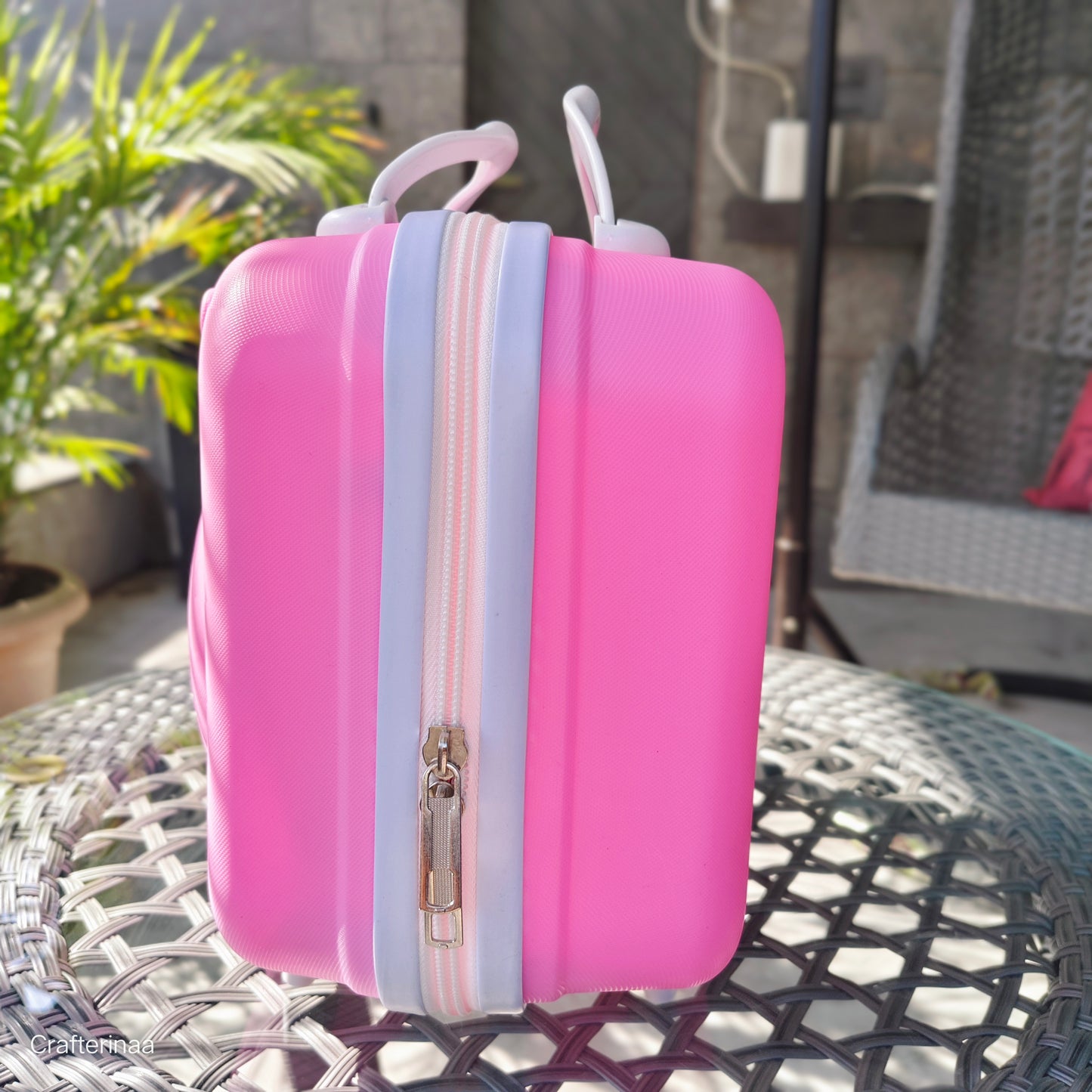 Kids travelling bags |Hard Shell Vanity Cases for Women Portable Water Proof Cosmetic Travel Case, Toiletry Case with Zipper Cosmetic Bag, Hand Luggage Cosmetic case