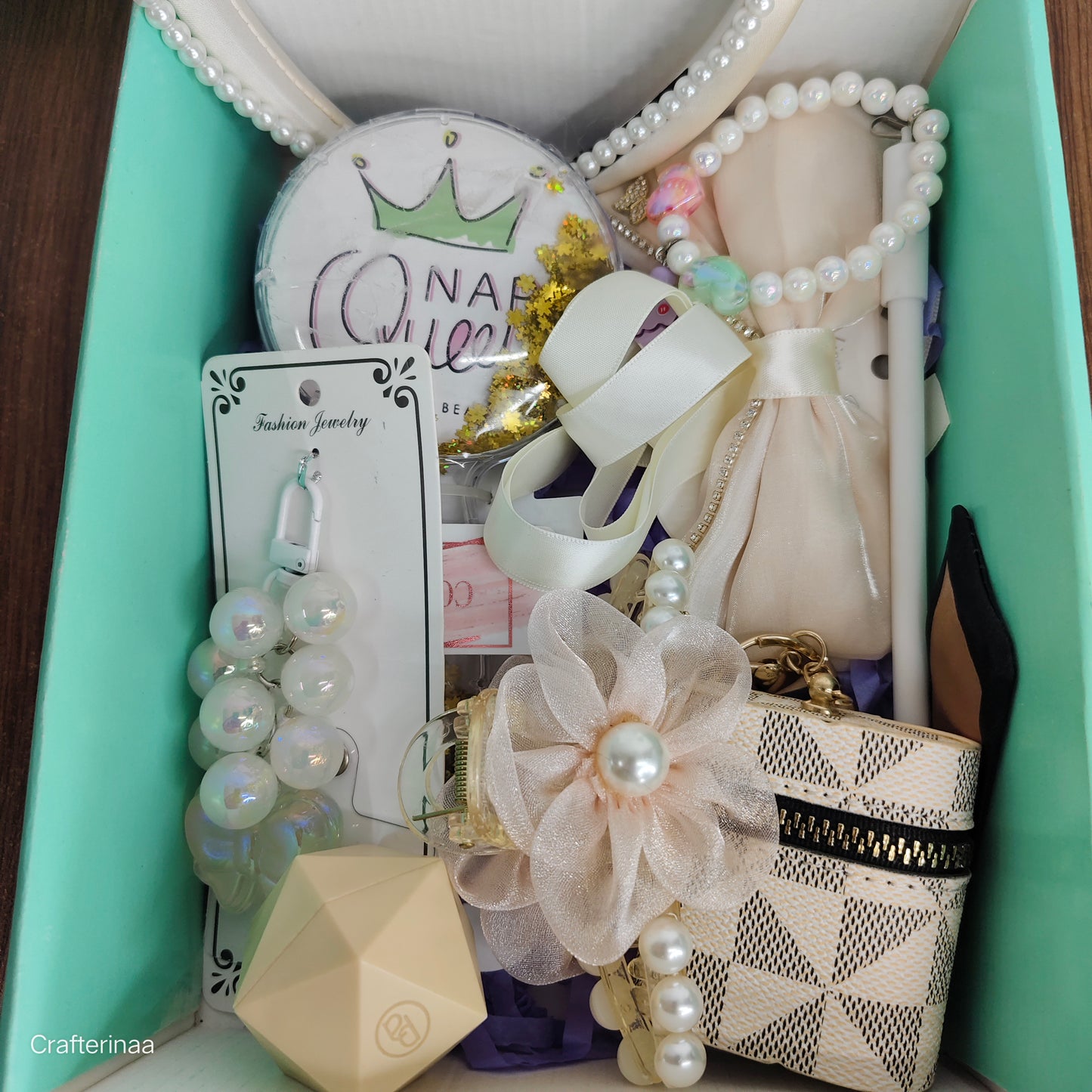 Wrapped in pastels, pearls, and pure love 💕
A Rakhi hamper that’s as beautiful and thoughtful as your bond.