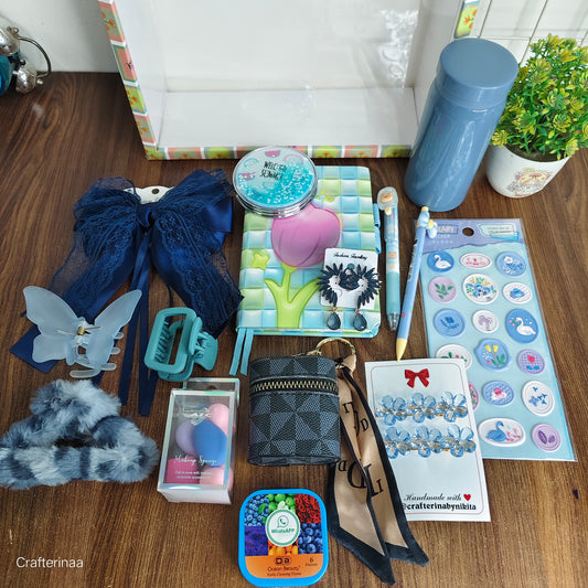 Pastel Aesthetic Gift Hamper for Girls – Bottle, Jewelry, Makeup & More