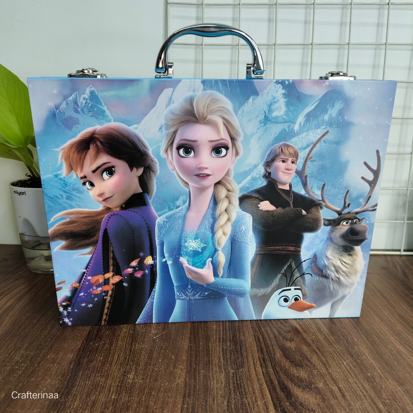 Kids Cartoon Crayon Case – Large Metal Crayon