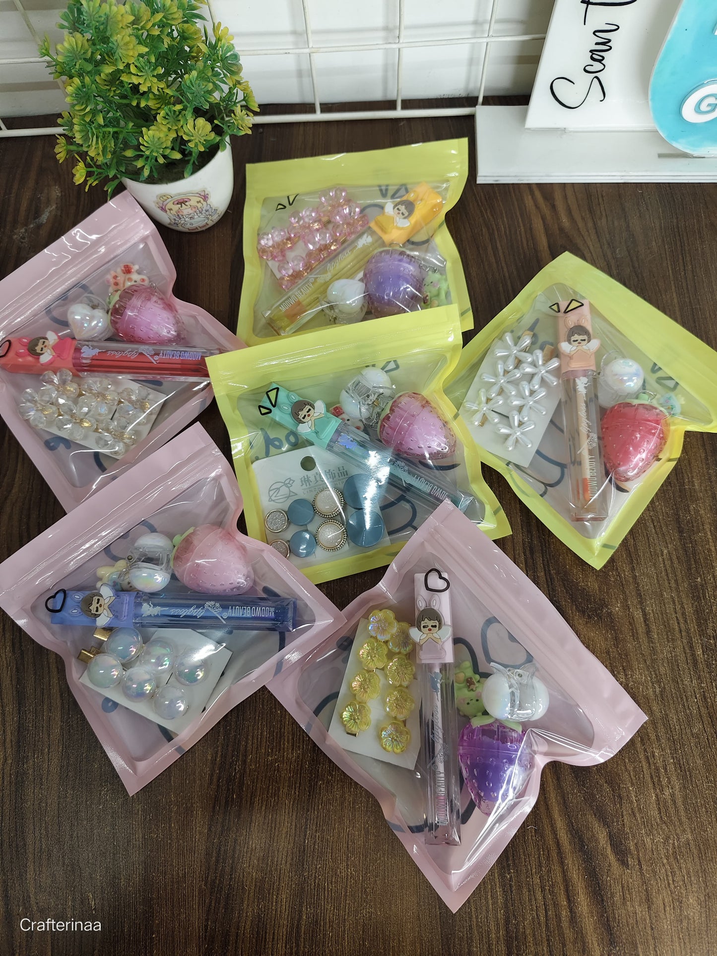 Mini Pastel Stationery & Accessories Gift Pouch | Cute Pen, Hair Clips, Eraser & Trinkets Set