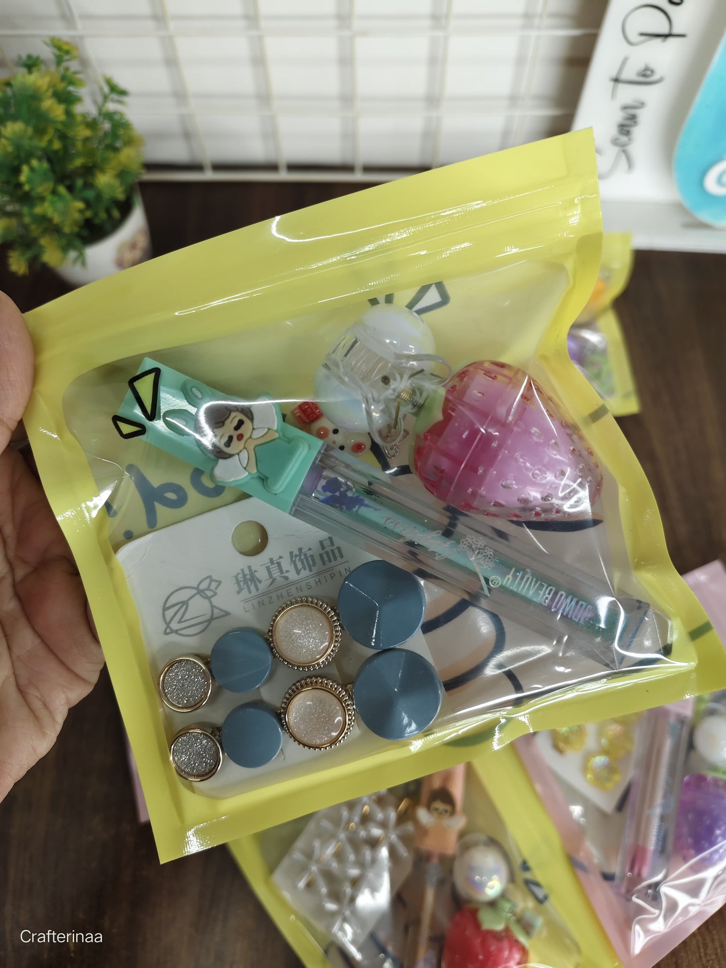 Mini Pastel Stationery & Accessories Gift Pouch | Cute Pen, Hair Clips, Eraser & Trinkets Set