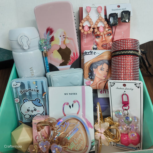 "Pasandida Aurat Hamper
Gifts she’ll adore — because she’s not just any woman, she’s the one"