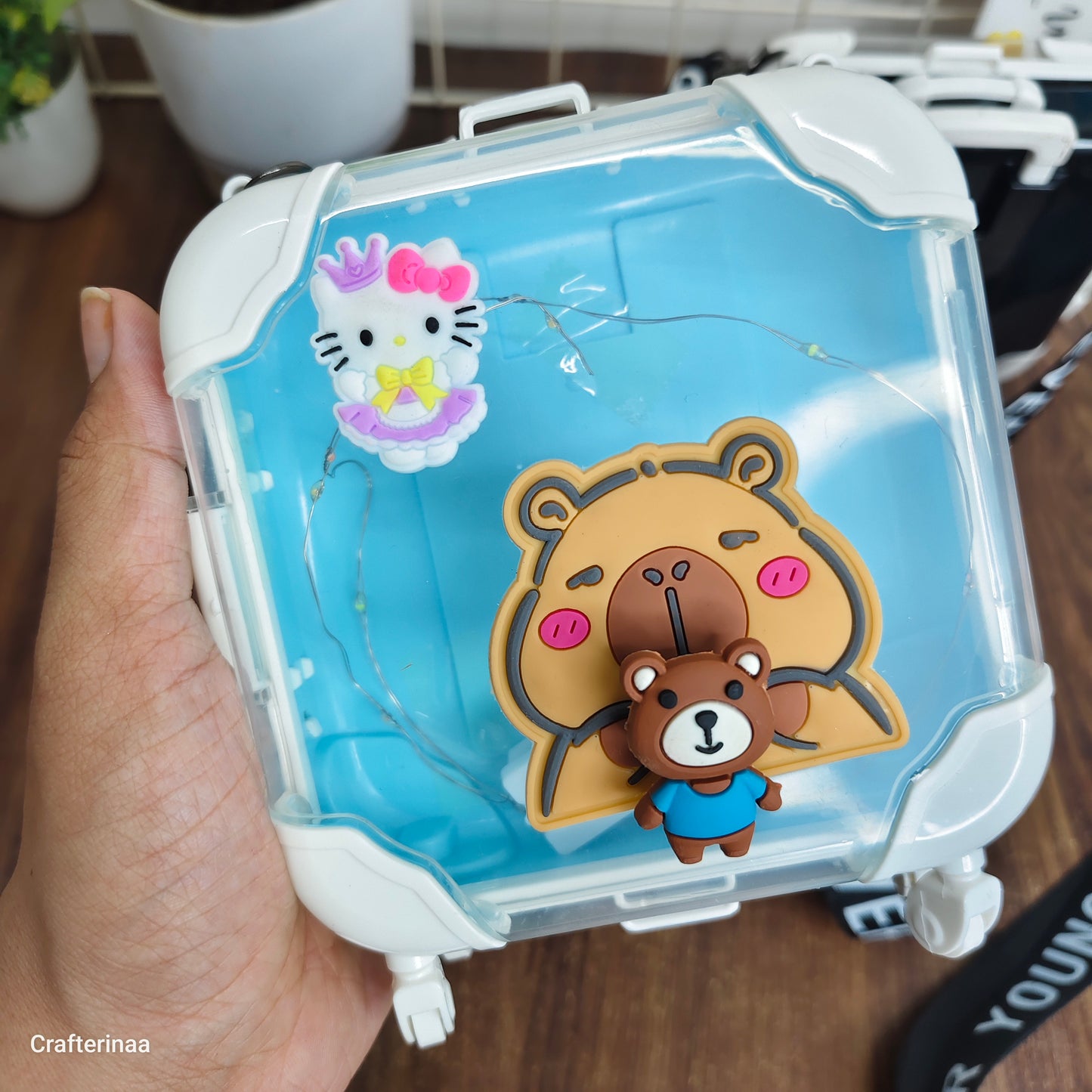 Cute Mini Suitcase LED Crossbody Bag for Kids – Transparent Kawaii Cartoon Travel Style Sling Bag with Wheels & Strap