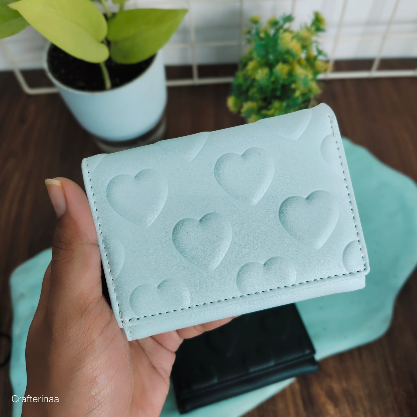 Trendy Heart Embossed PU Wallet – Compact Women’s Card & Cash Purse